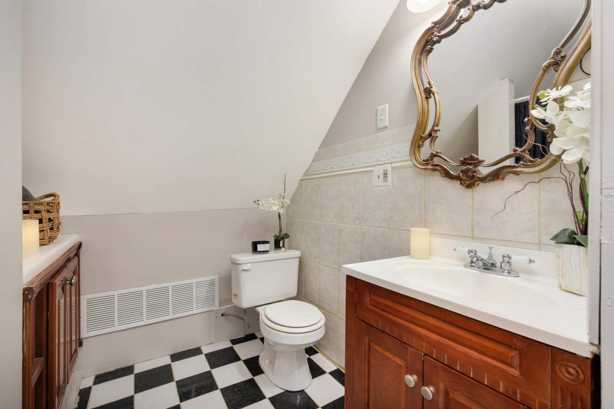 View of Residential Income at 2507 Lyndale Avenue, Minneapolis MN 55405, Minneapolis (21 of 53) - Mike Wilen | Minnesota Team Real Estate