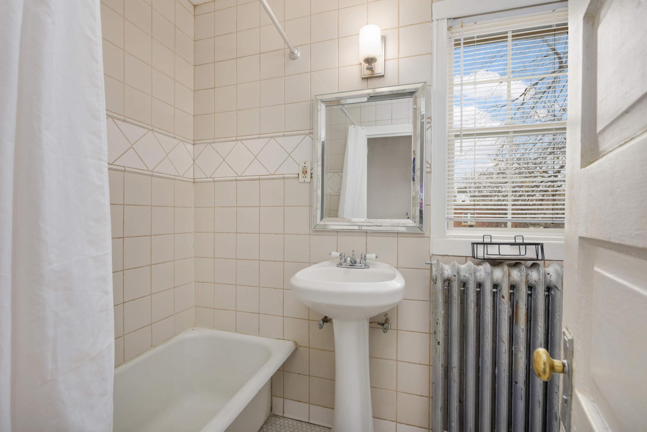 View of Residential Income at 2507 Lyndale Avenue, Minneapolis MN 55405, Minneapolis (35 of 53) - Mike Wilen | Minnesota Team Real Estate