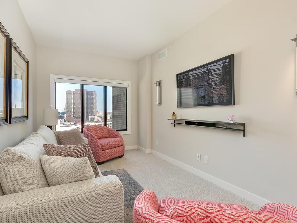 View of Residential at 1201 Yale Place #1107, Minneapolis MN 55403, Minneapolis (22 of 42) - Mike Wilen | Minnesota Team Real Estate