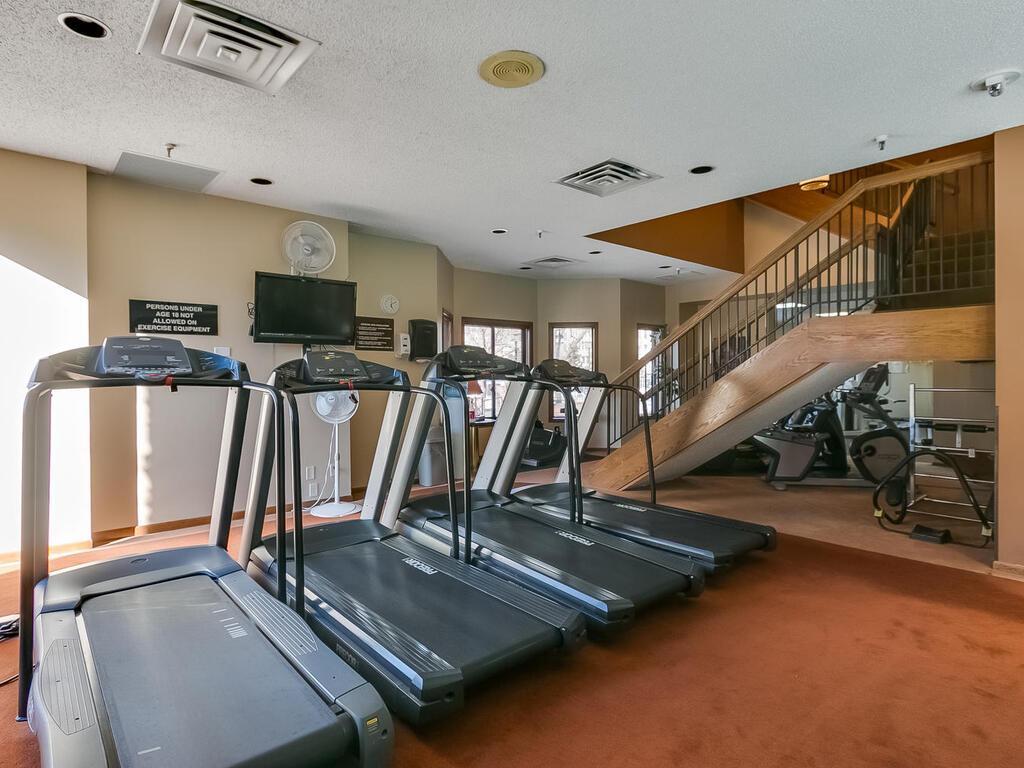 View of Residential at 1201 Yale Place #1107, Minneapolis MN 55403, Minneapolis (31 of 42) - Mike Wilen | Minnesota Team Real Estate