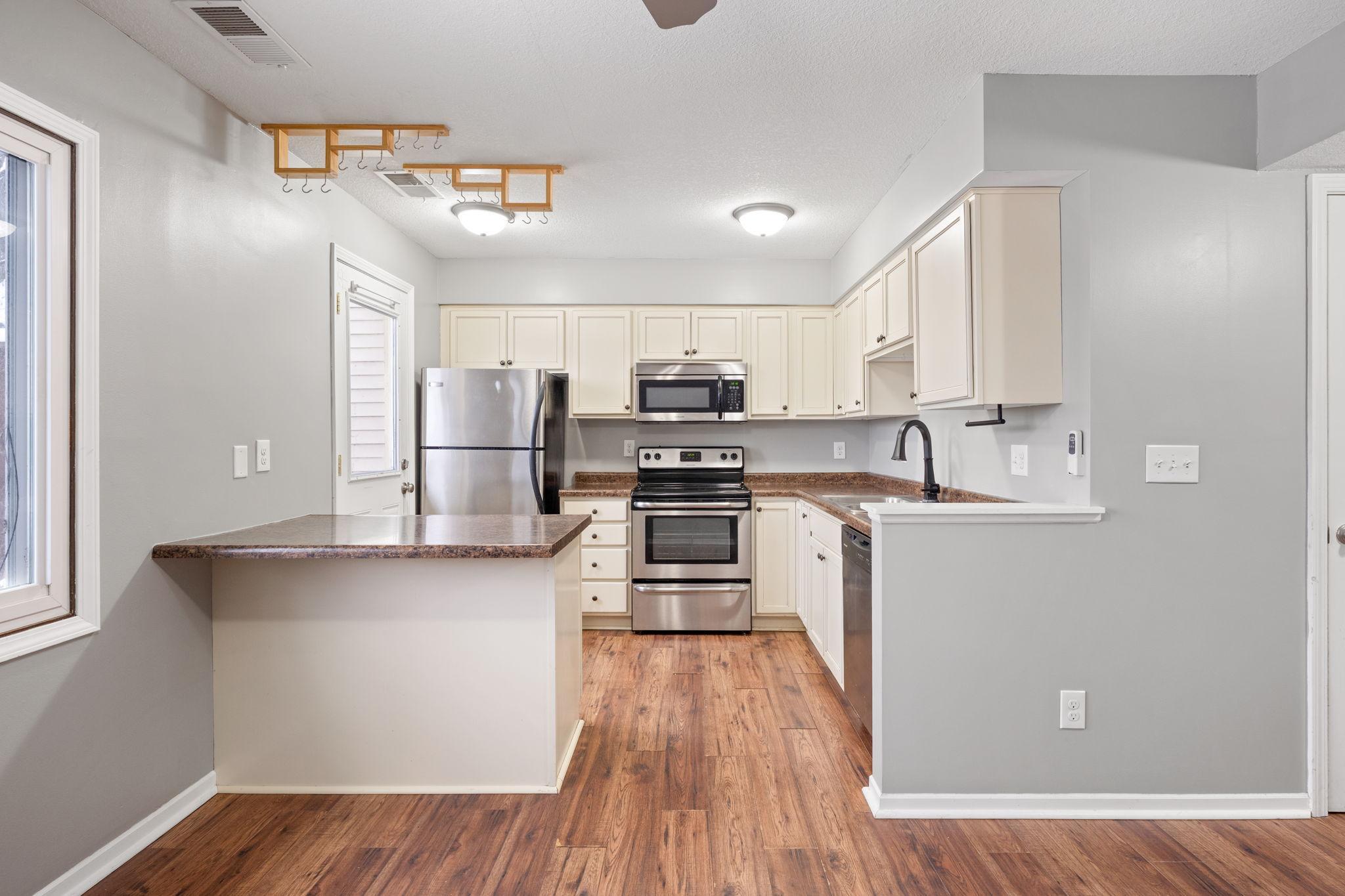 View of Residential at 7888 Dunmore Road, Woodbury MN 55125, Woodbury (8 of 34) - Mike Wilen | Minnesota Team Real Estate
