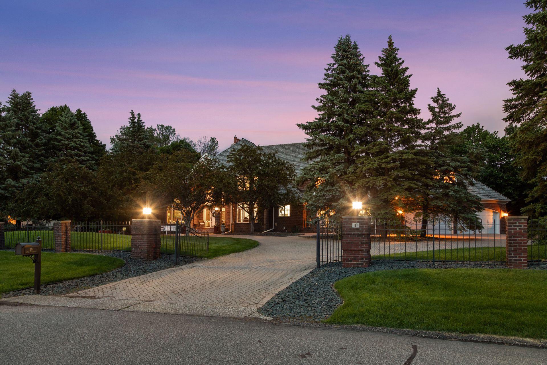 View of Residential at 10 Apple Orchard Court, Dellwood MN 55110, Dellwood (4 of 118) - Mike Wilen | Minnesota Team Real Estate