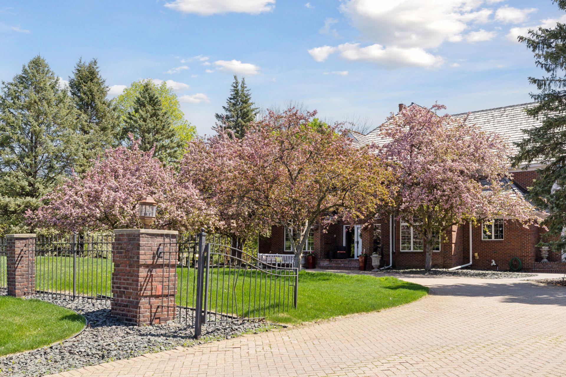 View of Residential at 10 Apple Orchard Court, Dellwood MN 55110, Dellwood (19 of 118) - Mike Wilen | Minnesota Team Real Estate