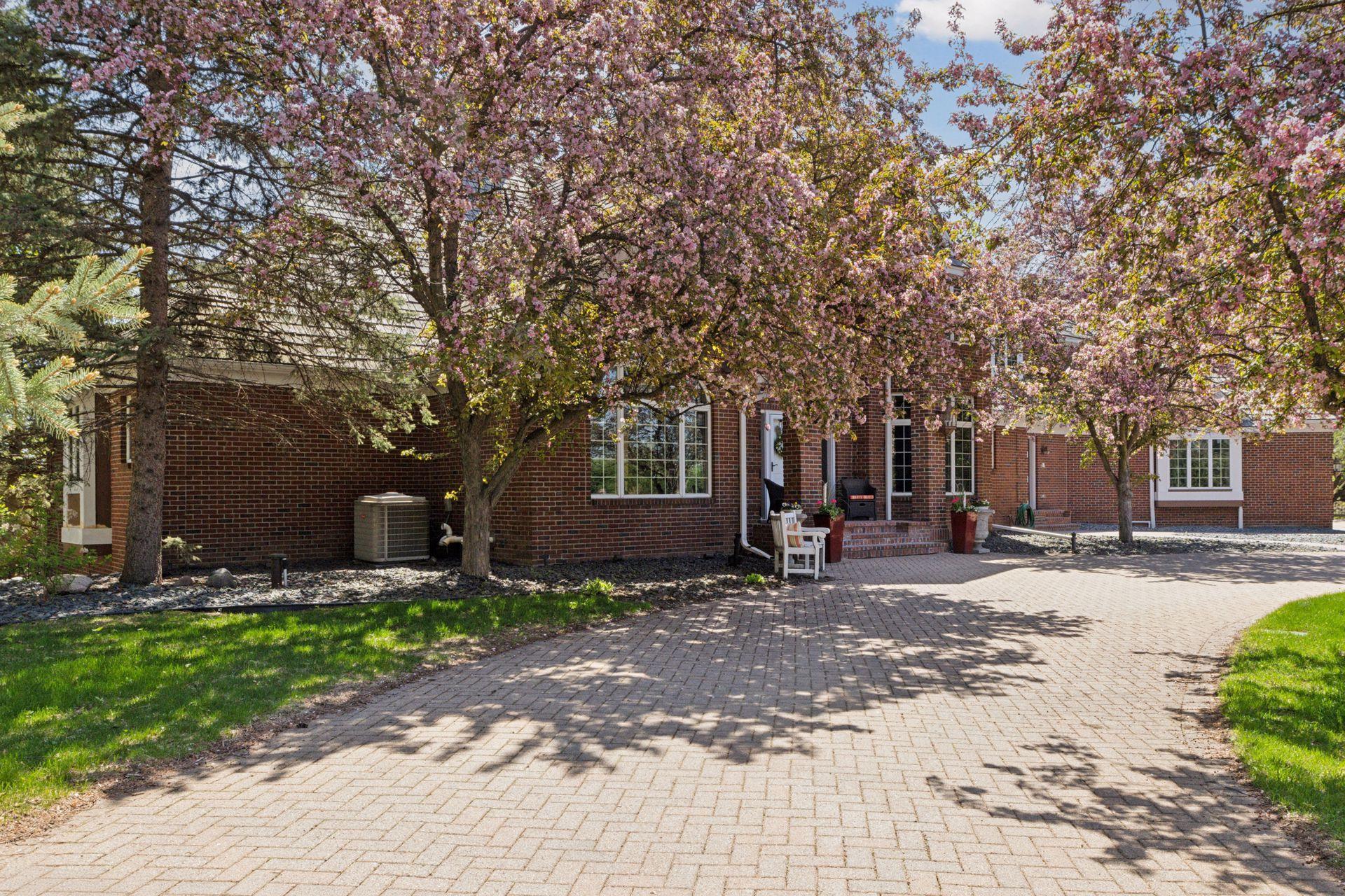 View of Residential at 10 Apple Orchard Court, Dellwood MN 55110, Dellwood (23 of 118) - Mike Wilen | Minnesota Team Real Estate
