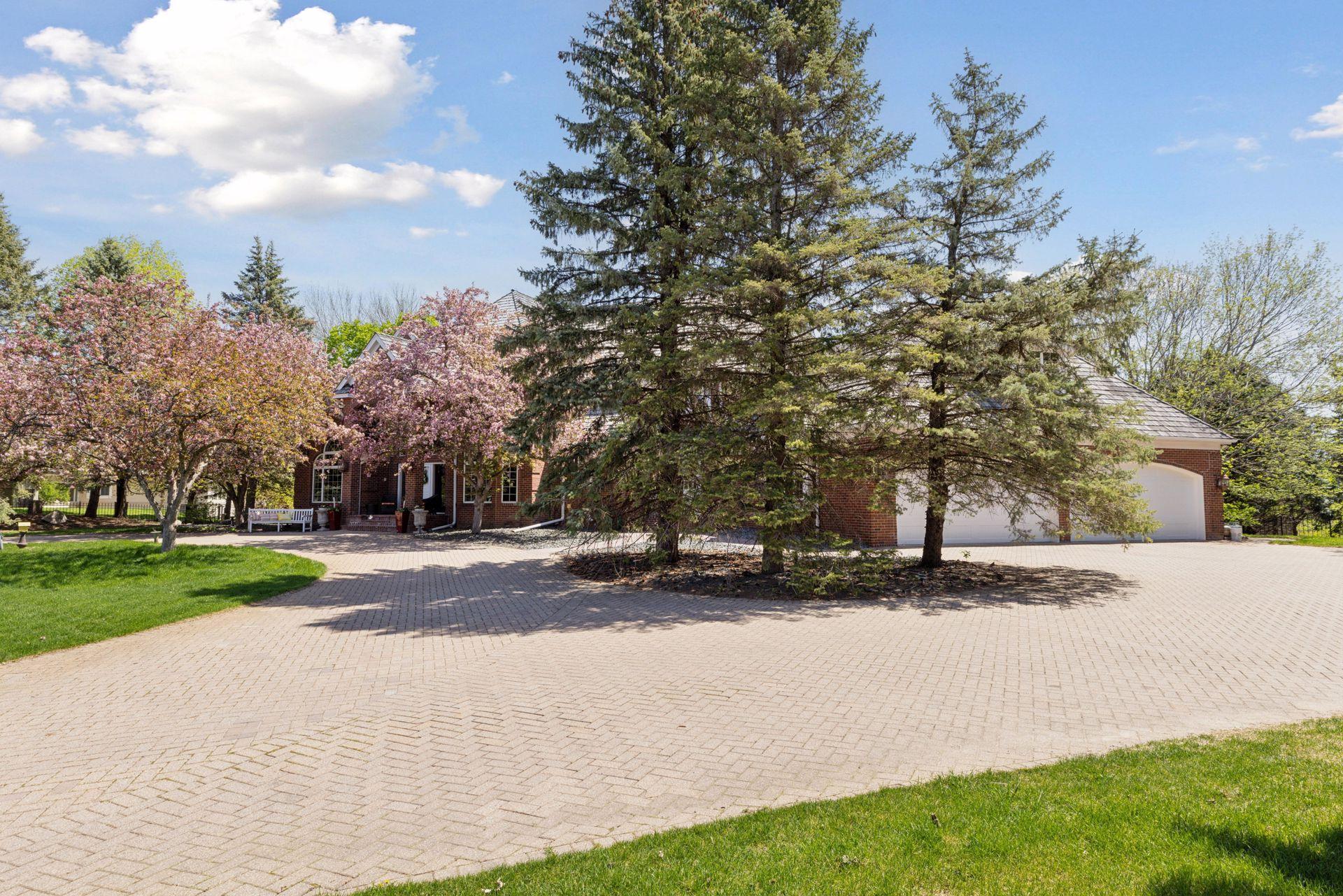 View of Residential at 10 Apple Orchard Court, Dellwood MN 55110, Dellwood (24 of 118) - Mike Wilen | Minnesota Team Real Estate