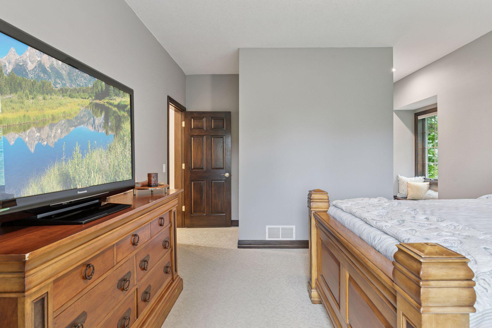 View of Residential at 10 Apple Orchard Court, Dellwood MN 55110, Dellwood (65 of 118) - Mike Wilen | Minnesota Team Real Estate