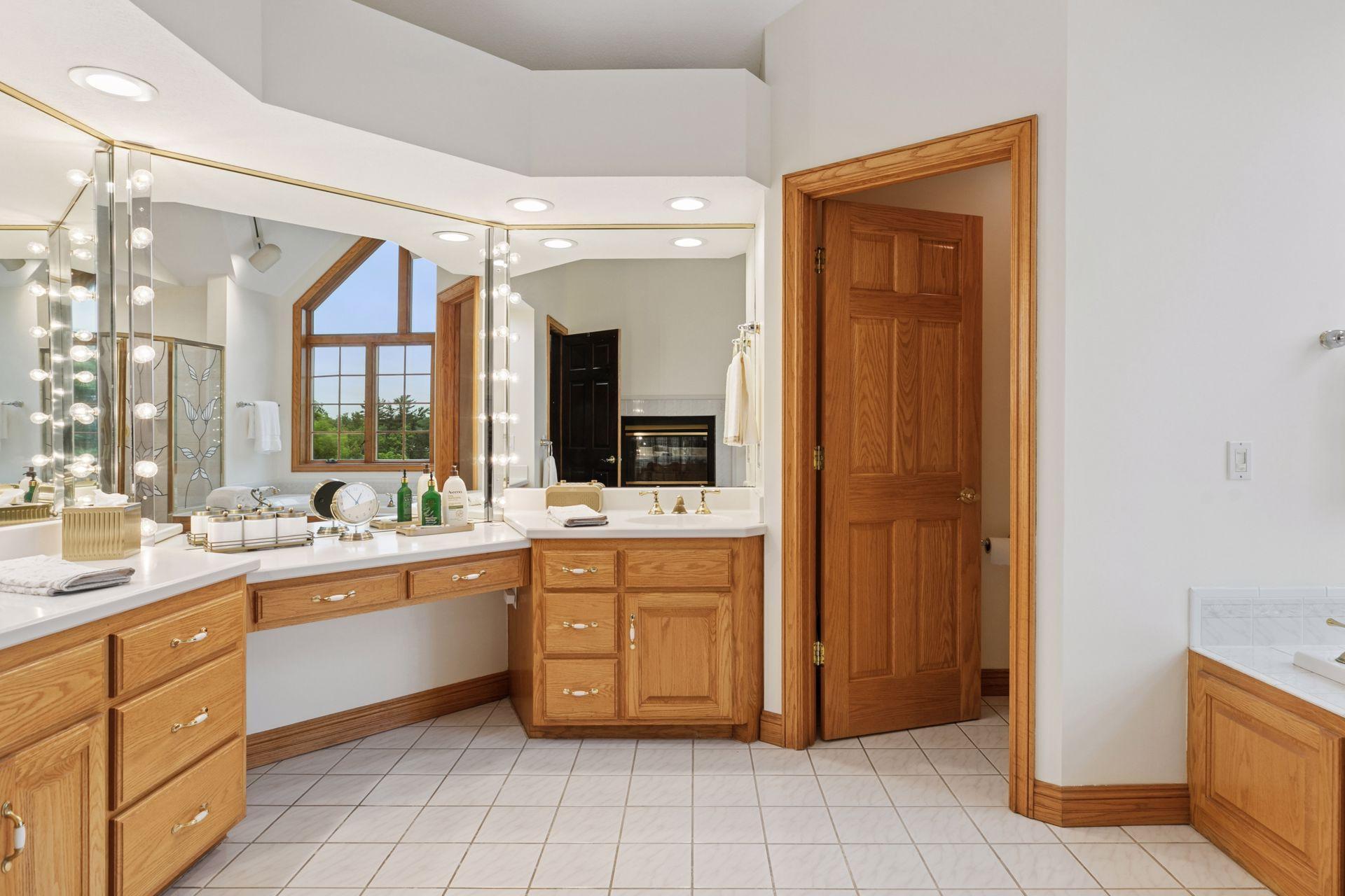 View of Residential at 10 Apple Orchard Court, Dellwood MN 55110, Dellwood (75 of 118) - Mike Wilen | Minnesota Team Real Estate