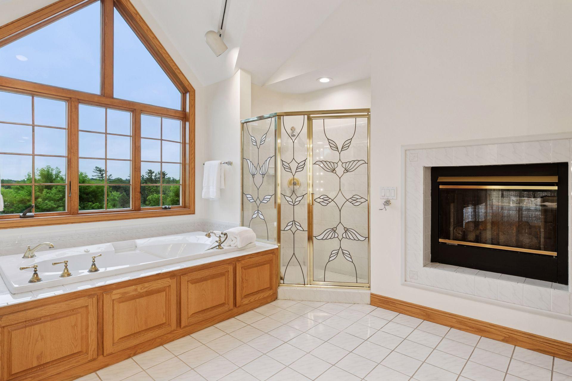 View of Residential at 10 Apple Orchard Court, Dellwood MN 55110, Dellwood (77 of 118) - Mike Wilen | Minnesota Team Real Estate