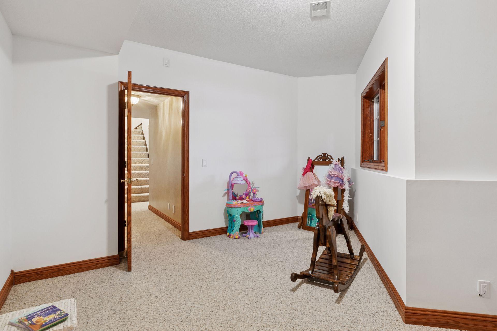 View of Residential at 10 Apple Orchard Court, Dellwood MN 55110, Dellwood (110 of 118) - Mike Wilen | Minnesota Team Real Estate