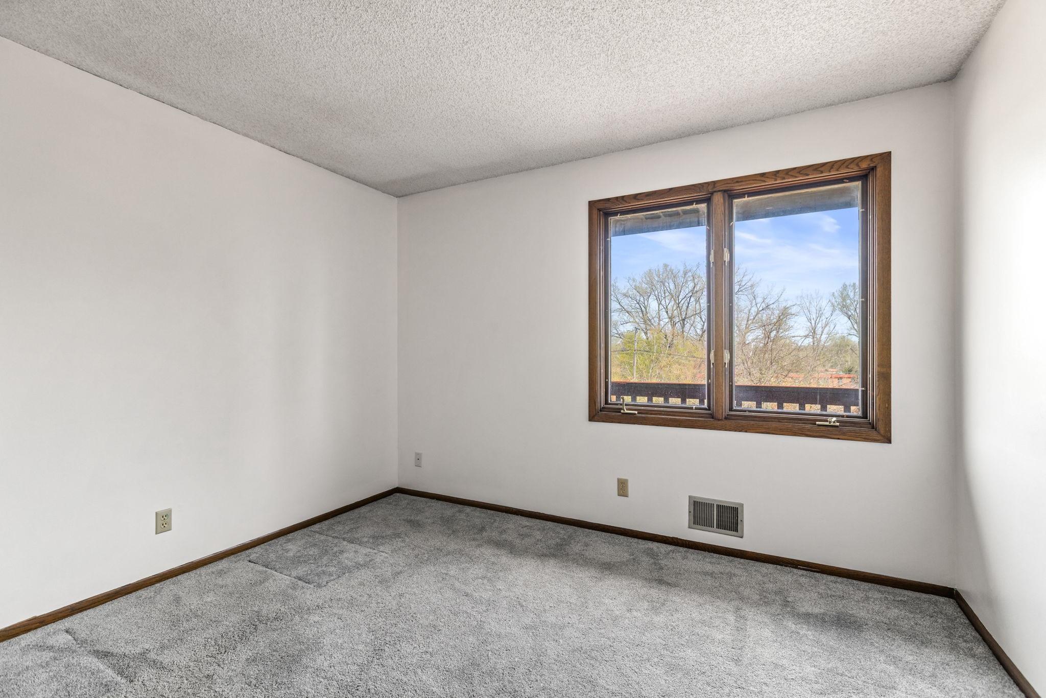 View of Residential at 3301 Edgemere Avenue, Saint Anthony MN 55418, Saint Anthony (21 of 34) - Mike Wilen | Minnesota Team Real Estate