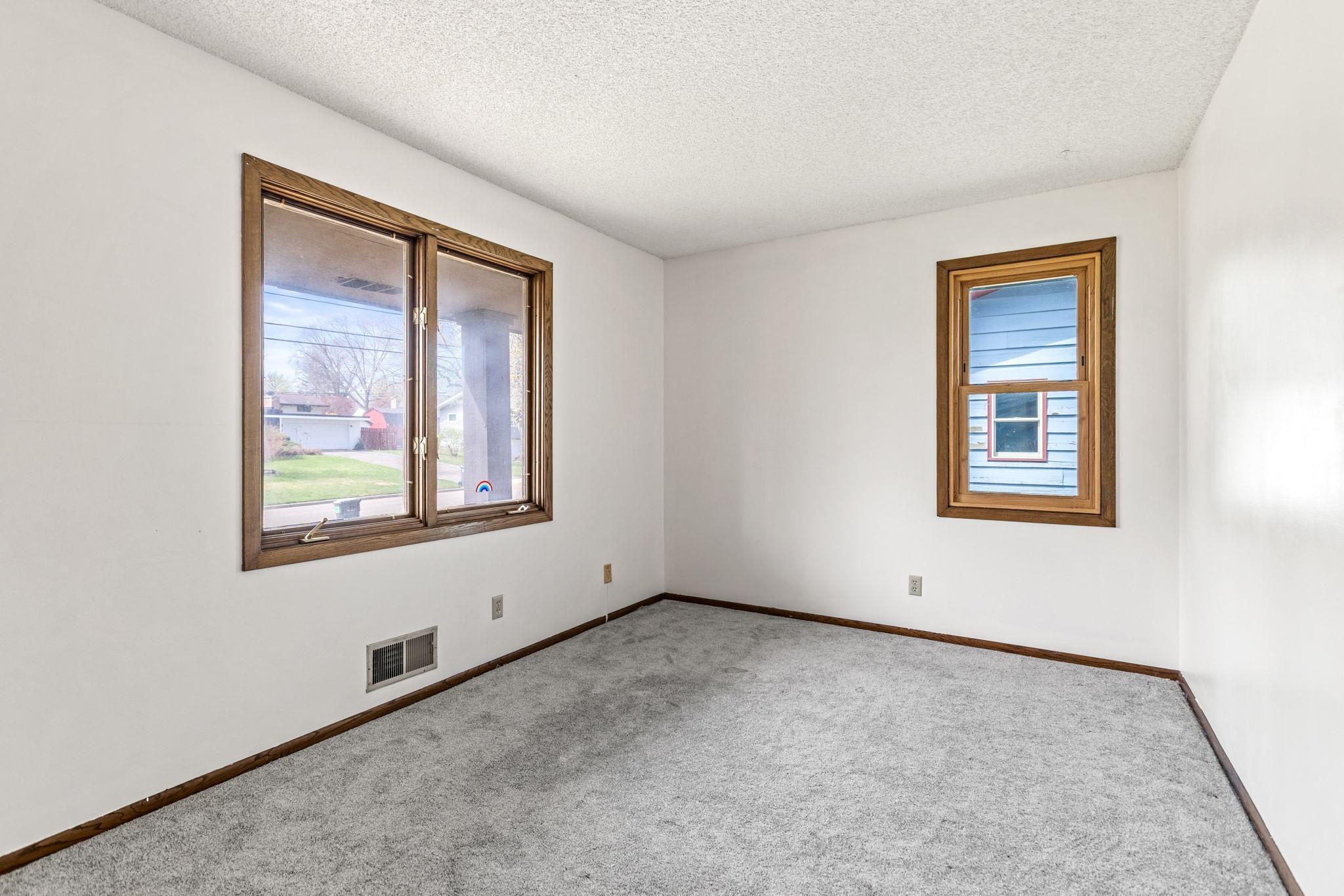 View of Residential at 3301 Edgemere Avenue, Saint Anthony MN 55418, Saint Anthony (19 of 34) - Mike Wilen | Minnesota Team Real Estate