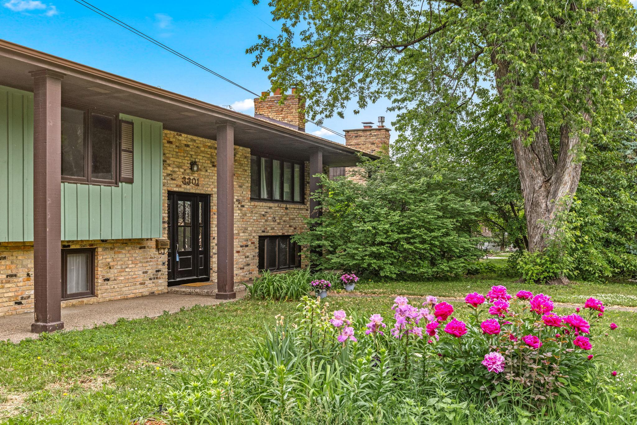 View of Residential at 3301 Edgemere Avenue, Saint Anthony MN 55418, Saint Anthony (32 of 34) - Mike Wilen | Minnesota Team Real Estate