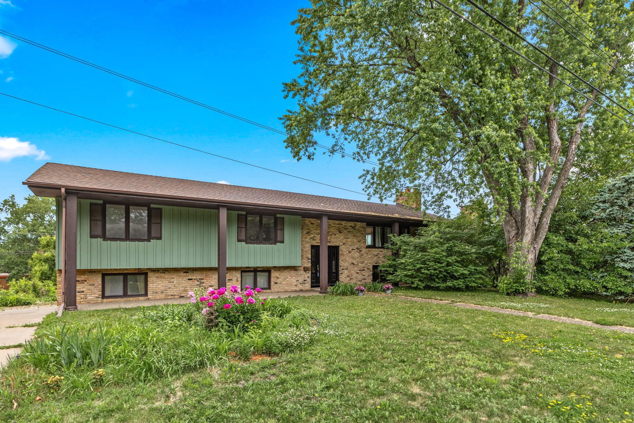 View of Residential at 3301 Edgemere Avenue, Saint Anthony MN 55418, Saint Anthony (5 of 34) - Mike Wilen | Minnesota Team Real Estate