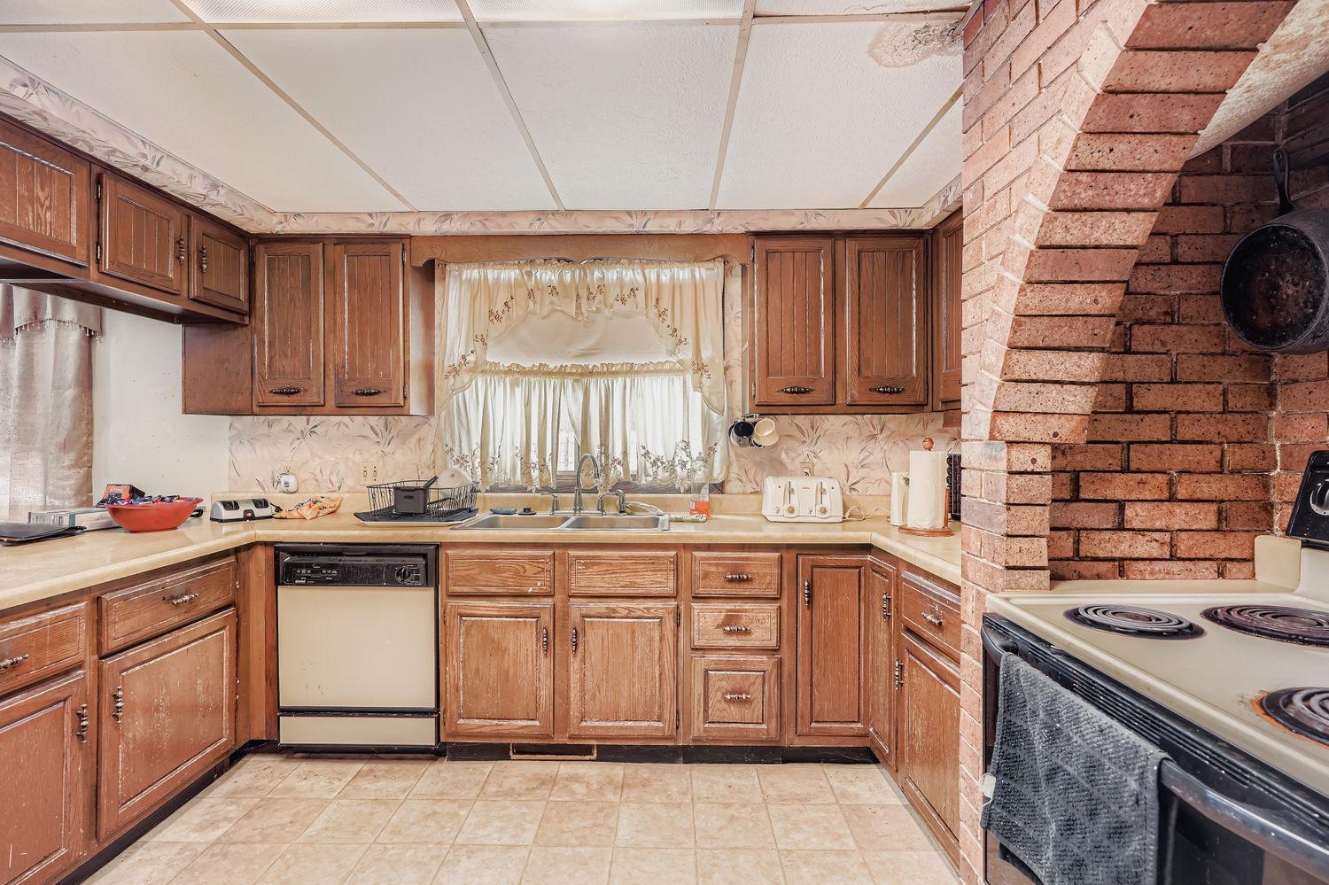 View of Residential Income at 1745 Duluth Street, Maplewood MN 55109, Maplewood (12 of 52) - Mike Wilen | Minnesota Team Real Estate