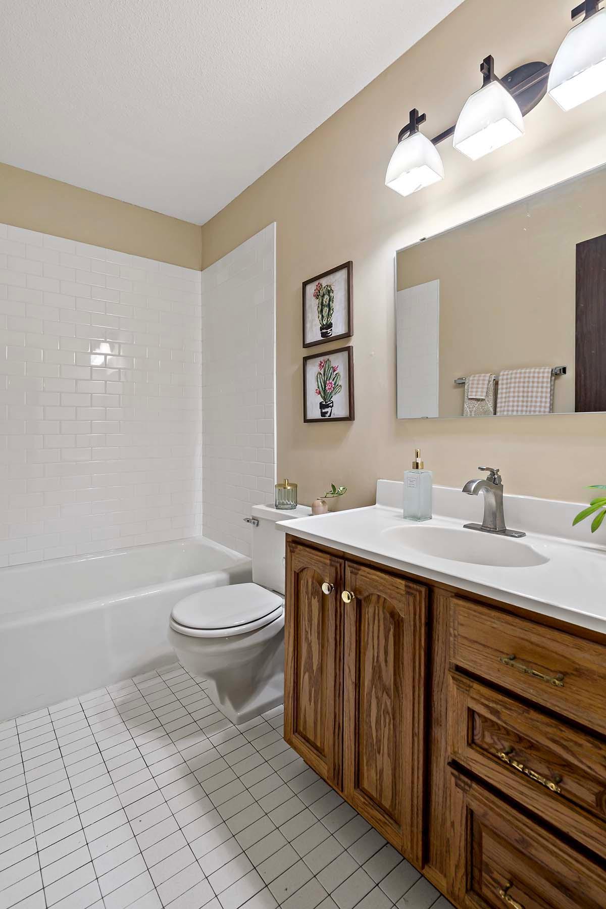 View of Residential at 2800 Hamline Avenue #112, Roseville MN 55113, Roseville (12 of 19) - Mike Wilen | Minnesota Team Real Estate