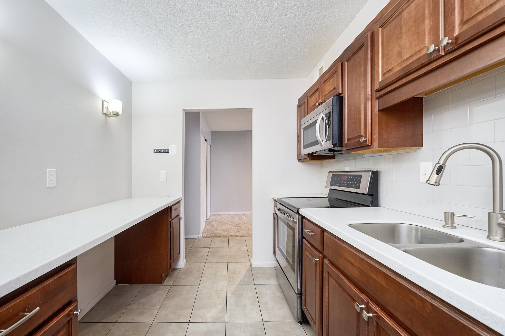 View of Residential at 6423 Colony Way #2G, Edina MN 55435, Edina (7 of 20) - Mike Wilen | Minnesota Team Real Estate