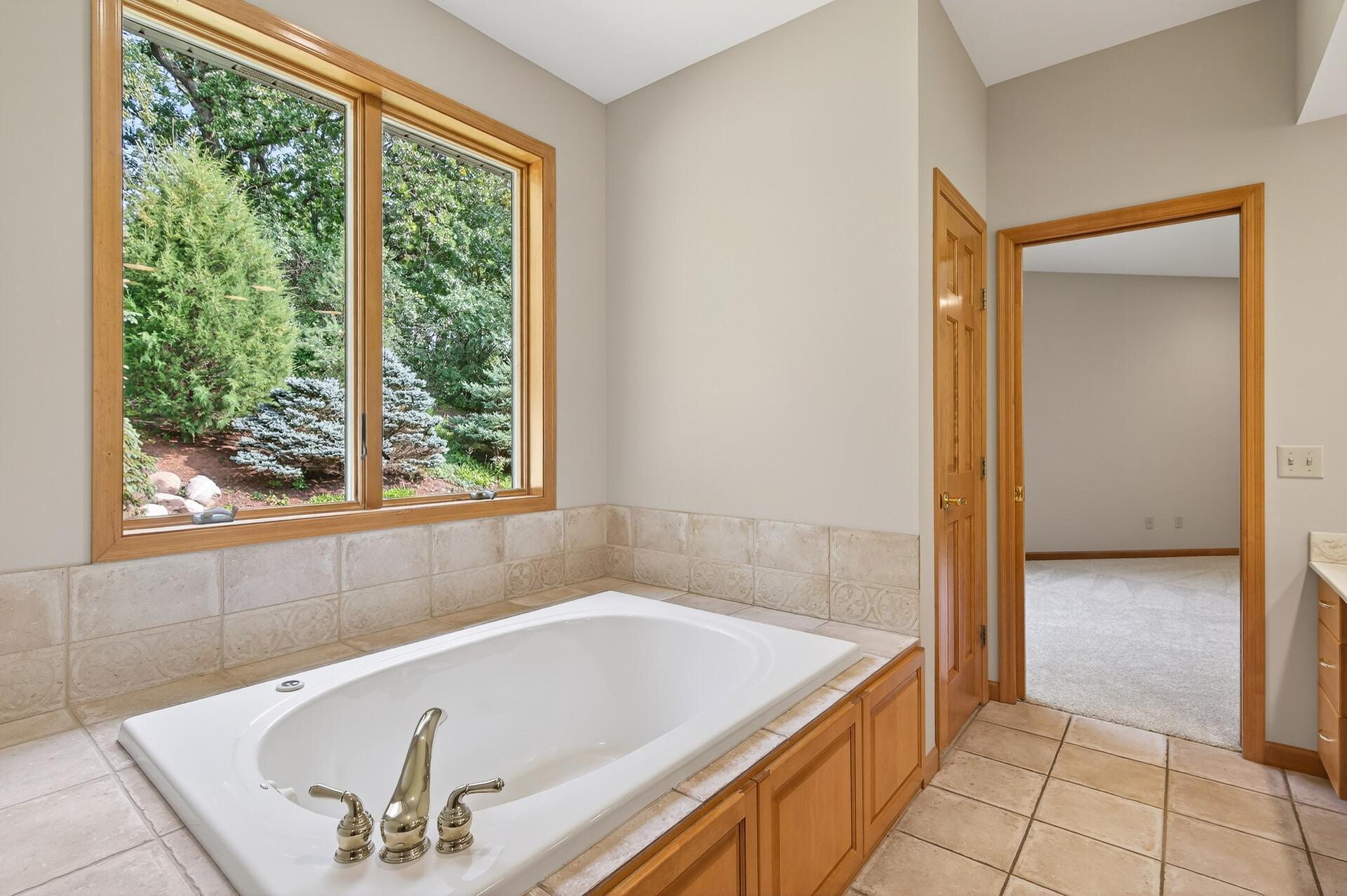 View of Residential at 2520 Arbor Court, Mendota Heights MN 55120, Mendota Heights (28 of 57) - Mike Wilen | Minnesota Team Real Estate