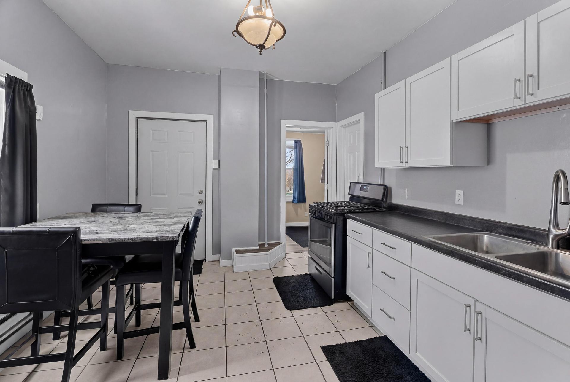 View of Residential Income at 485 Belvidere Street, Saint Paul MN 55107, Saint Paul (15 of 30) - Mike Wilen | Minnesota Team Real Estate