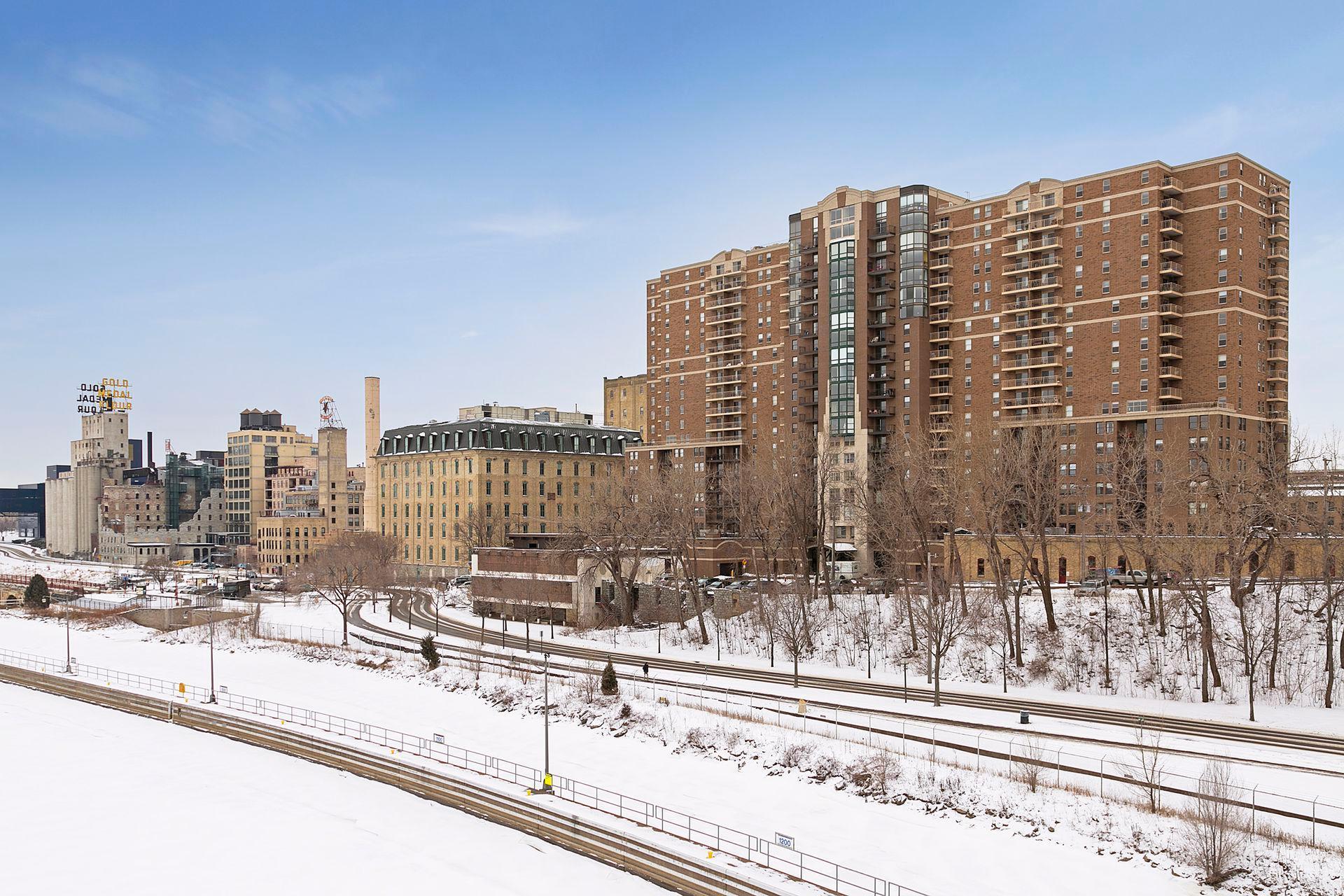 View of Residential at 401 1st Street #1306, Minneapolis MN 55401, Minneapolis (18 of 35) - Mike Wilen | Minnesota Team Real Estate