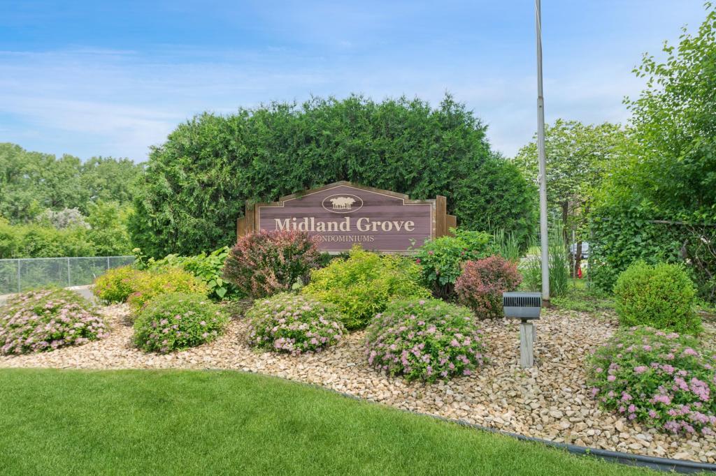 View of Residential at 2240 Midland Grove Road #201, Roseville MN 55113, Roseville (30 of 31) - Mike Wilen | Minnesota Team Real Estate