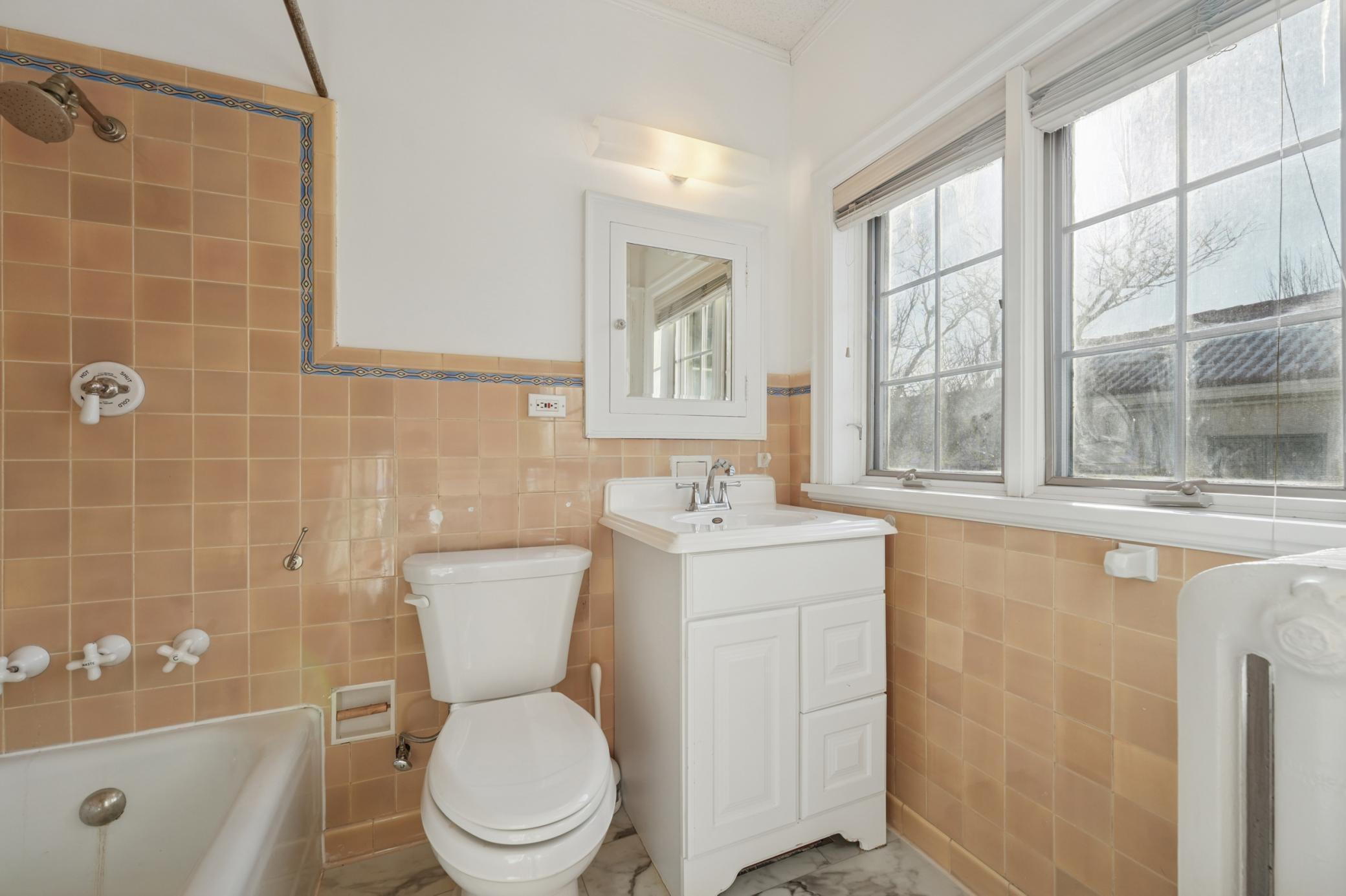View of Residential at 1721 Humboldt Avenue, Minneapolis MN 55403, Minneapolis (15 of 44) - Mike Wilen | Minnesota Team Real Estate