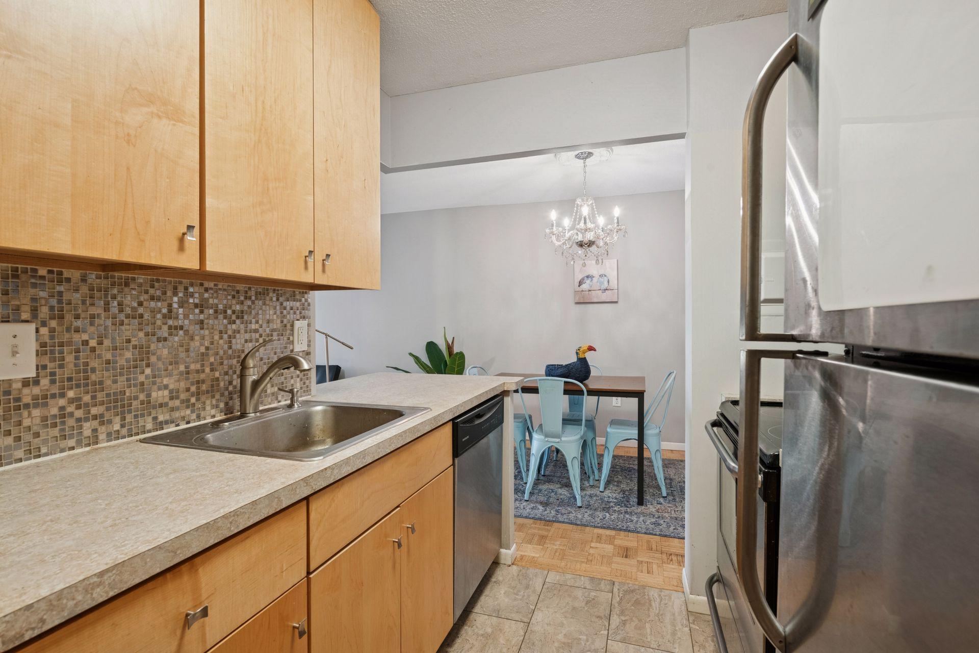 View of Residential at 400 Groveland Avenue #910, Minneapolis MN 55403, Minneapolis (13 of 42) - Mike Wilen | Minnesota Team Real Estate