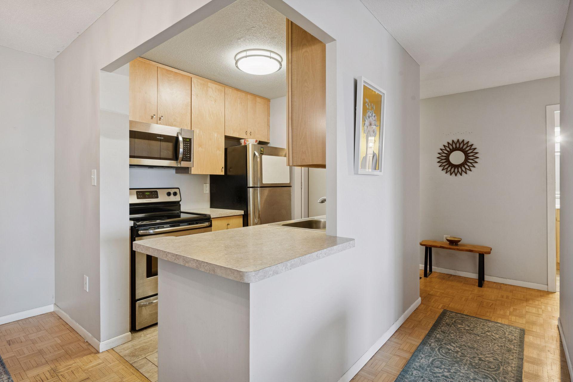 View of Residential at 400 Groveland Avenue #910, Minneapolis MN 55403, Minneapolis (11 of 42) - Mike Wilen | Minnesota Team Real Estate