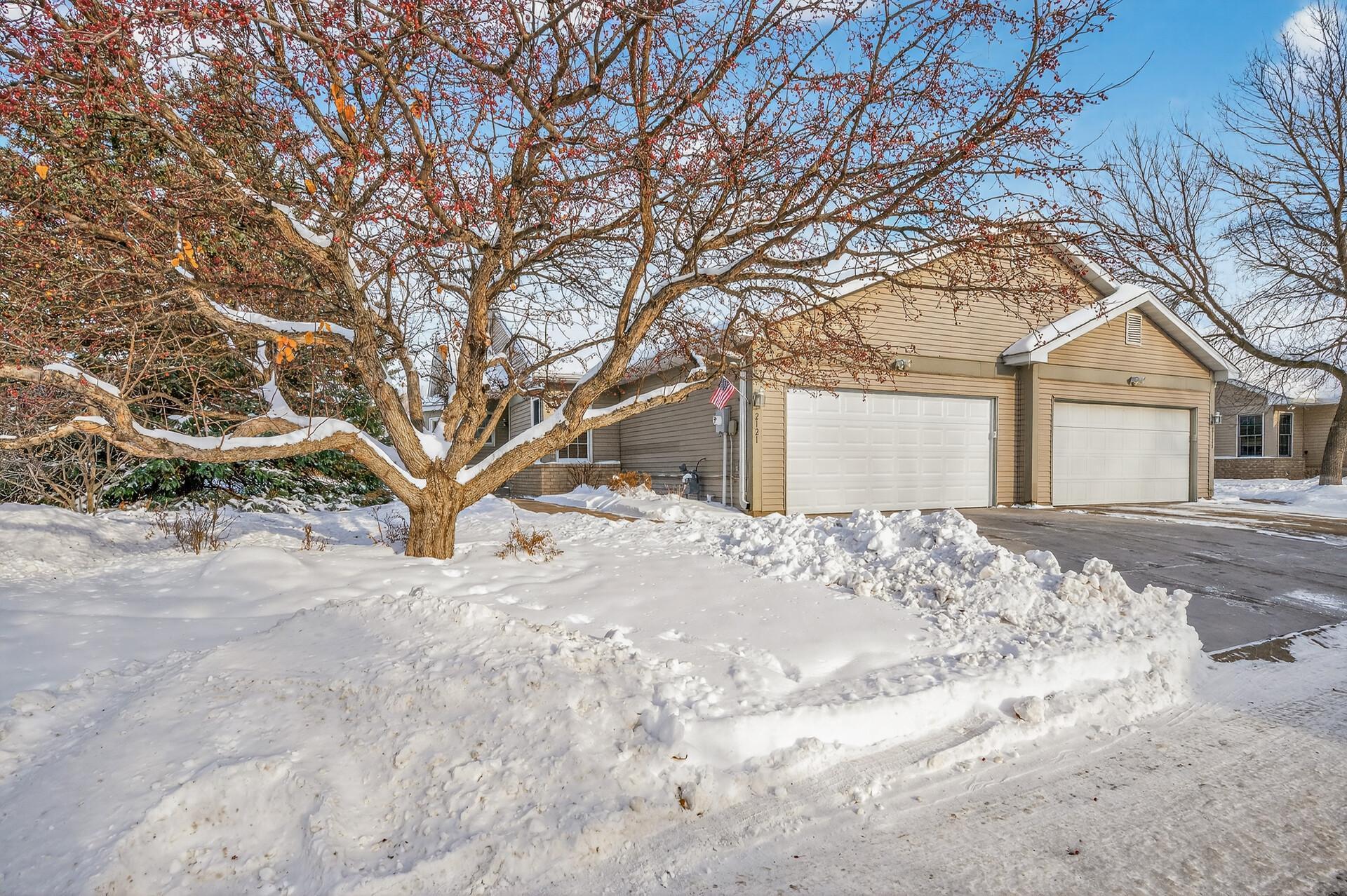 View of Residential at 2121 Southwind Road, Maplewood MN 55109, Maplewood - Mike Wilen | Minnesota Team Real Estate