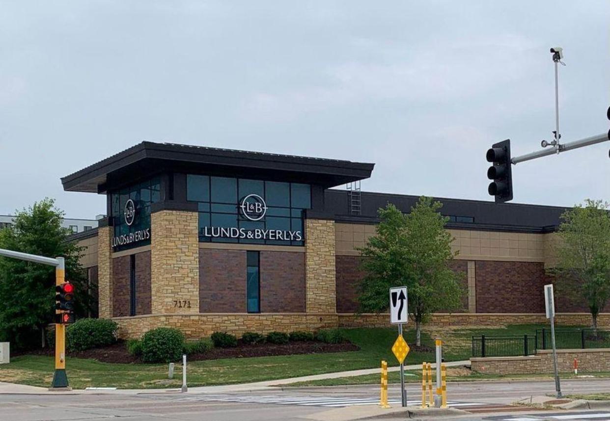 View of Commercial Sale at 4001 Mavelle Drive, Edina MN 55435, Edina (41 of 41) - Mike Wilen | Minnesota Team Real Estate