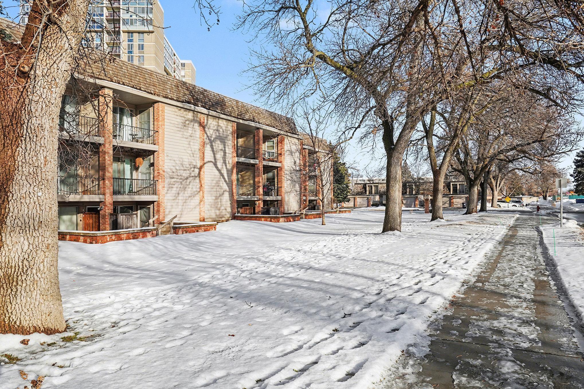 View of Residential at 6423 Colony Way #3L, Edina MN 55435, Edina (14 of 15) - Mike Wilen | Minnesota Team Real Estate