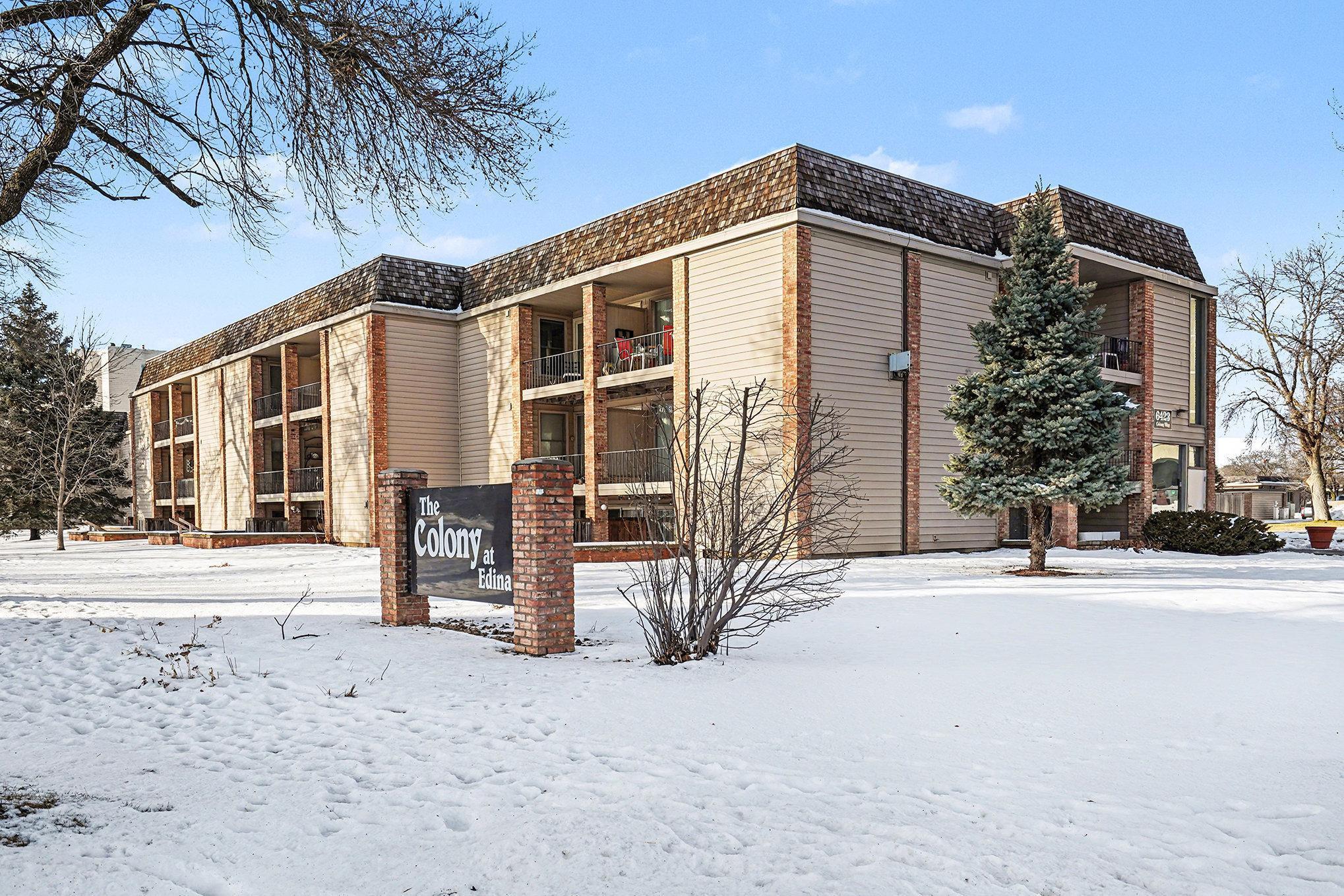 View of Residential at 6423 Colony Way #3L, Edina MN 55435, Edina (12 of 15) - Mike Wilen | Minnesota Team Real Estate
