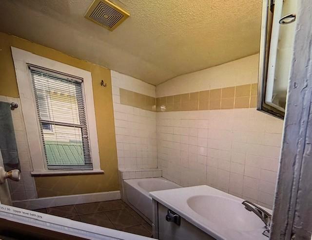 View of Residential Income at 616 Monroe Street, Minneapolis MN 55413, Minneapolis (13 of 25) - Mike Wilen | Minnesota Team Real Estate