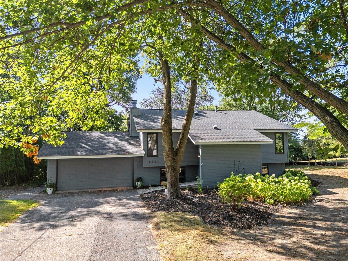 View of Residential at 16101 Hilltop Road, Eden Prairie MN 55347, Eden Prairie (2 of 54) - Mike Wilen | Minnesota Team Real Estate