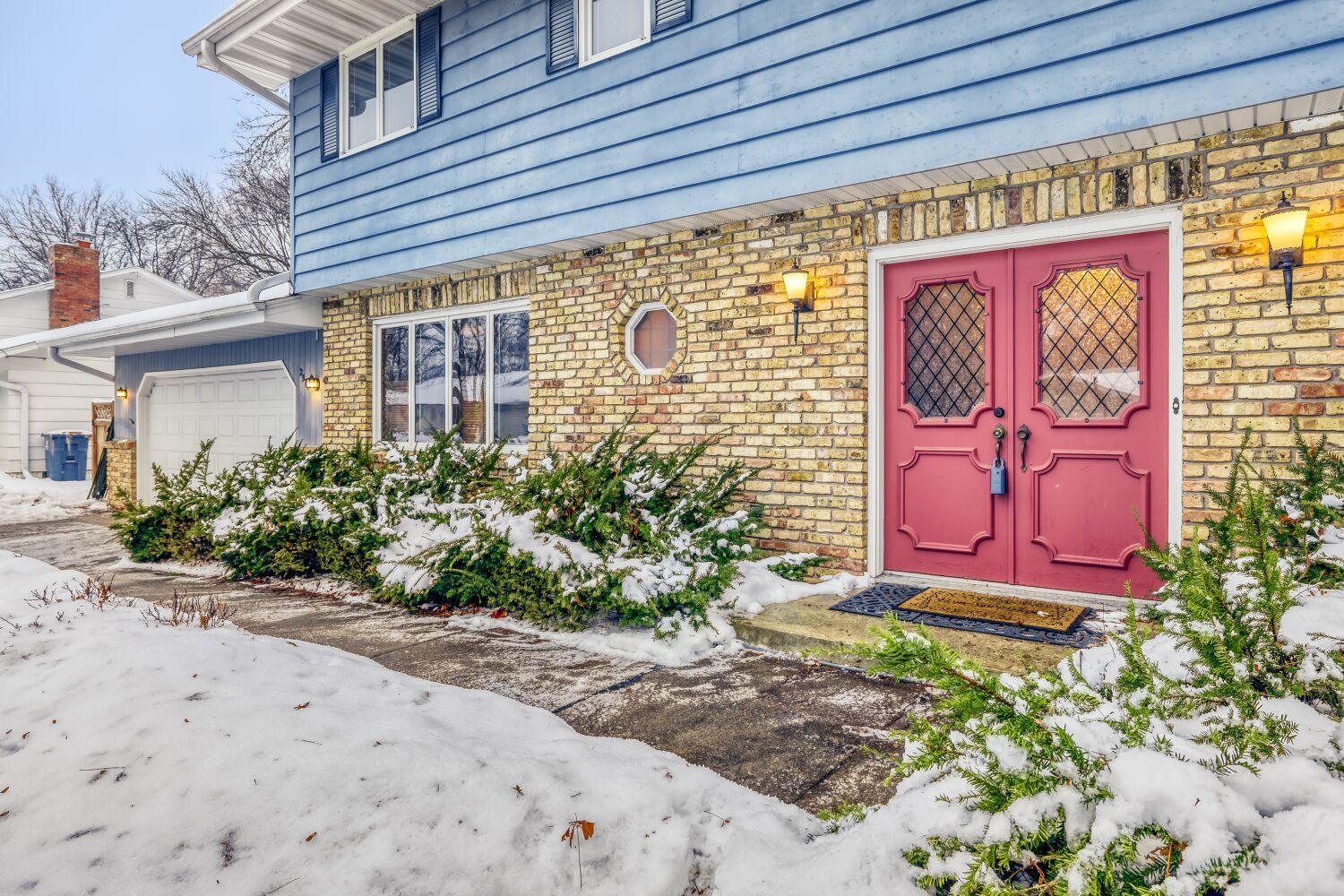View of Residential at 2574 Oak Drive, White Bear Lake MN 55110, White Bear Lake - Mike Wilen | Minnesota Team Real Estate