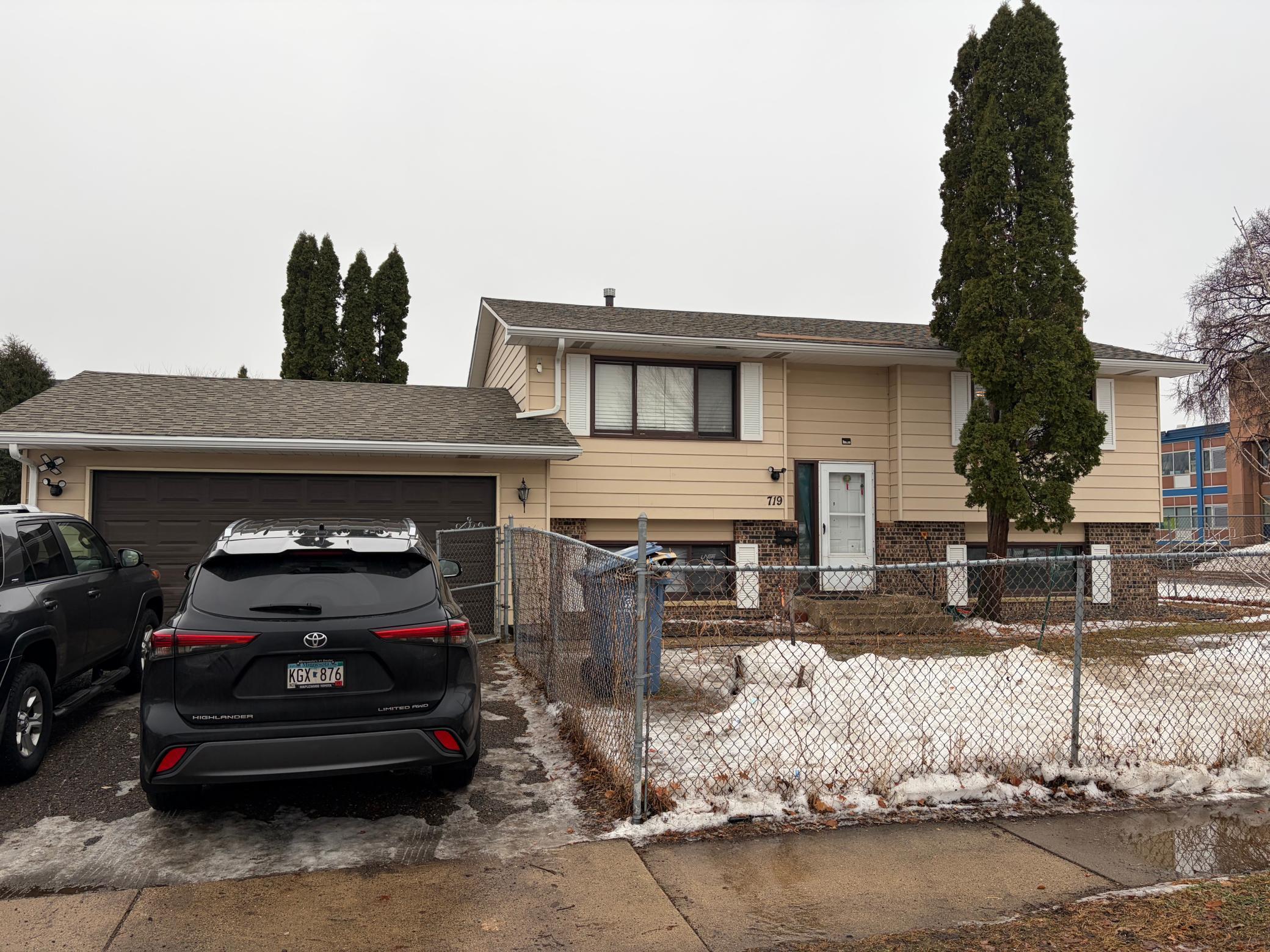 View of Residential at 719 Givens Lane, Minneapolis MN 55411, Minneapolis - Mike Wilen | Minnesota Team Real Estate