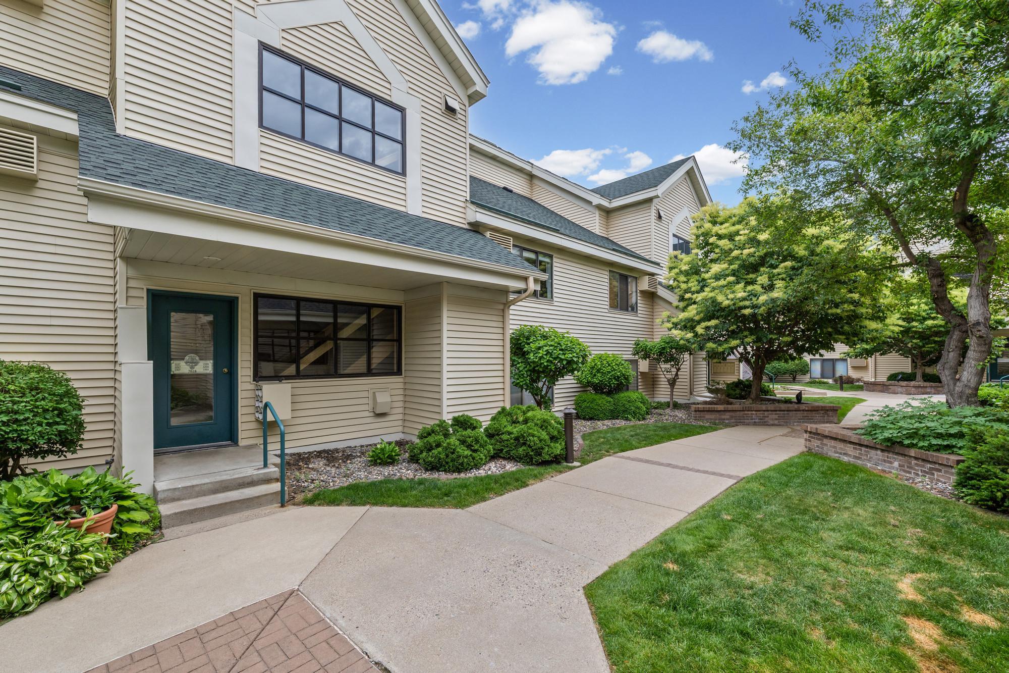 View of Residential at 7618 York Avenue #1218, Edina MN 55435, Edina (31 of 46) - Mike Wilen | Minnesota Team Real Estate