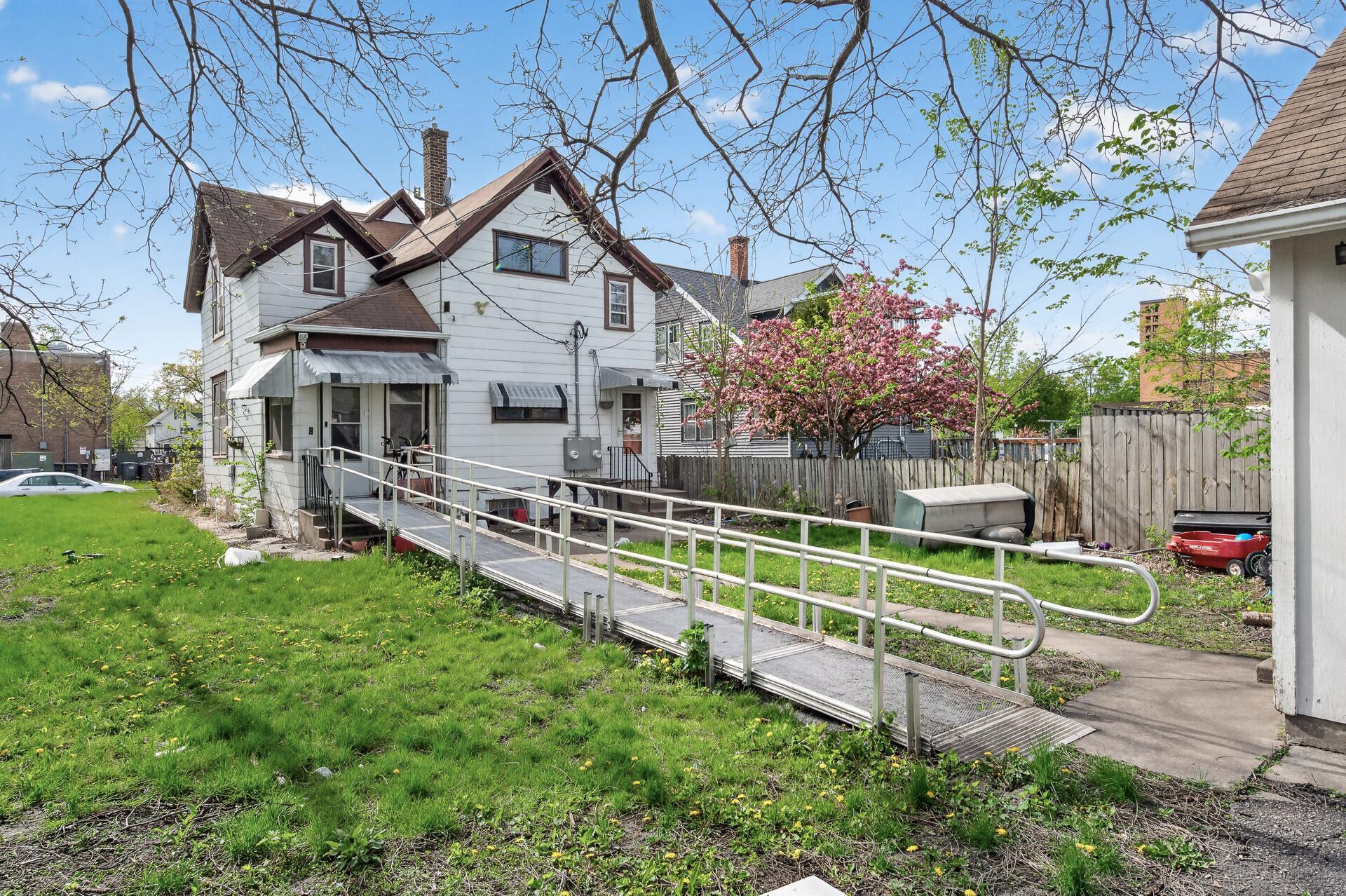 View of Residential Income at 4126 Dupont Avenue, Minneapolis MN 55412, Minneapolis (26 of 38) - Mike Wilen | Minnesota Team Real Estate