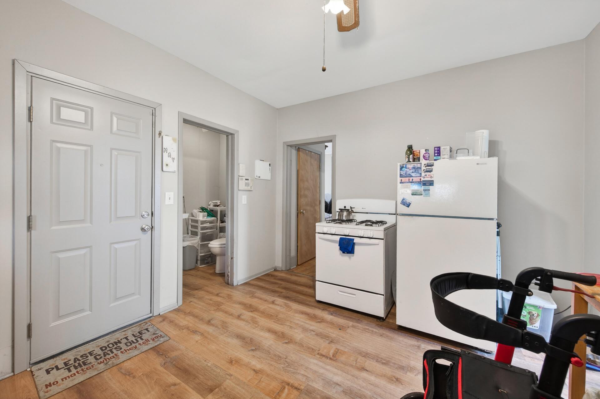 View of Residential Income at 4126 Dupont Avenue, Minneapolis MN 55412, Minneapolis (22 of 38) - Mike Wilen | Minnesota Team Real Estate