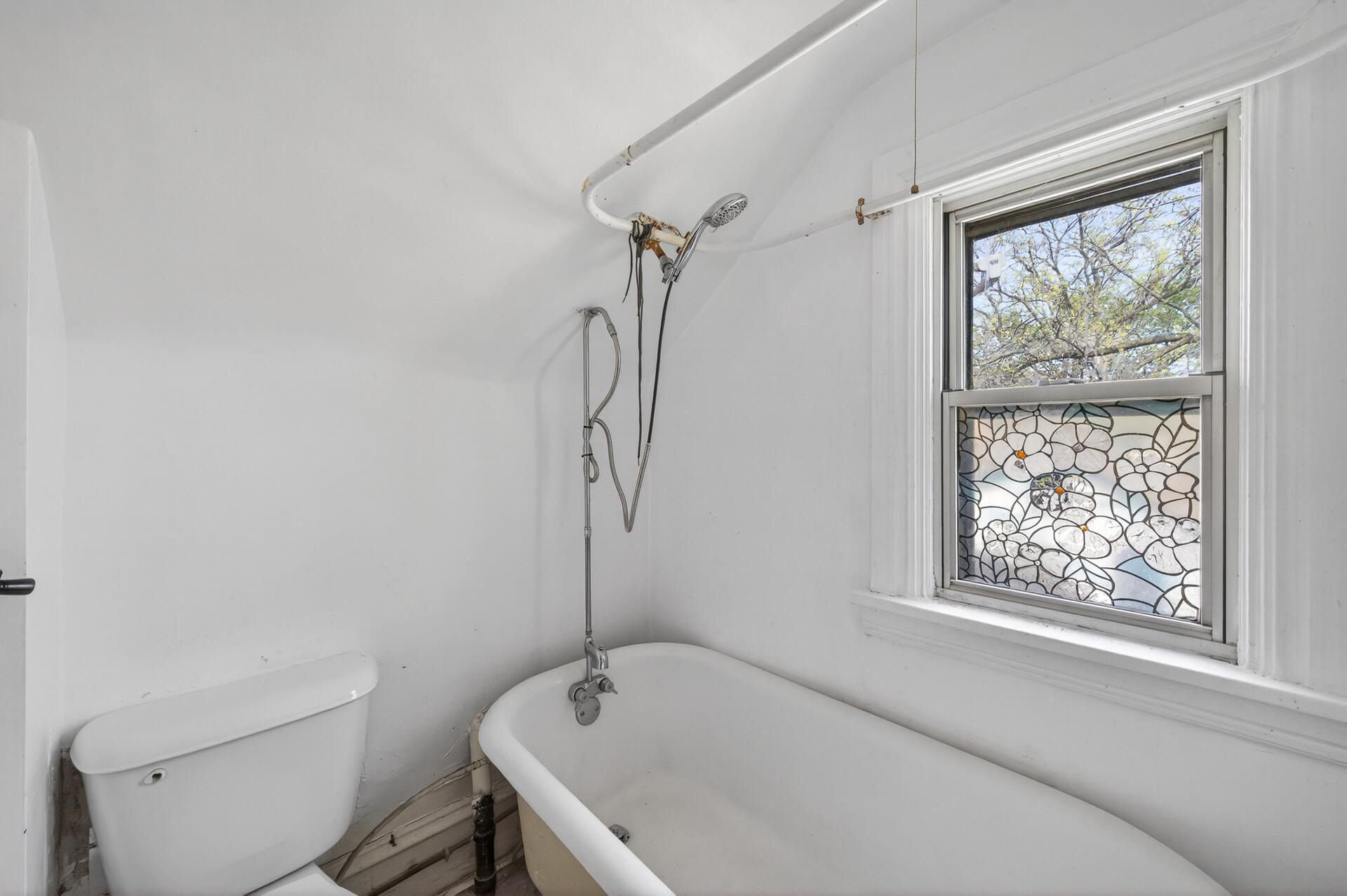 View of Residential Income at 4126 Dupont Avenue, Minneapolis MN 55412, Minneapolis (14 of 38) - Mike Wilen | Minnesota Team Real Estate