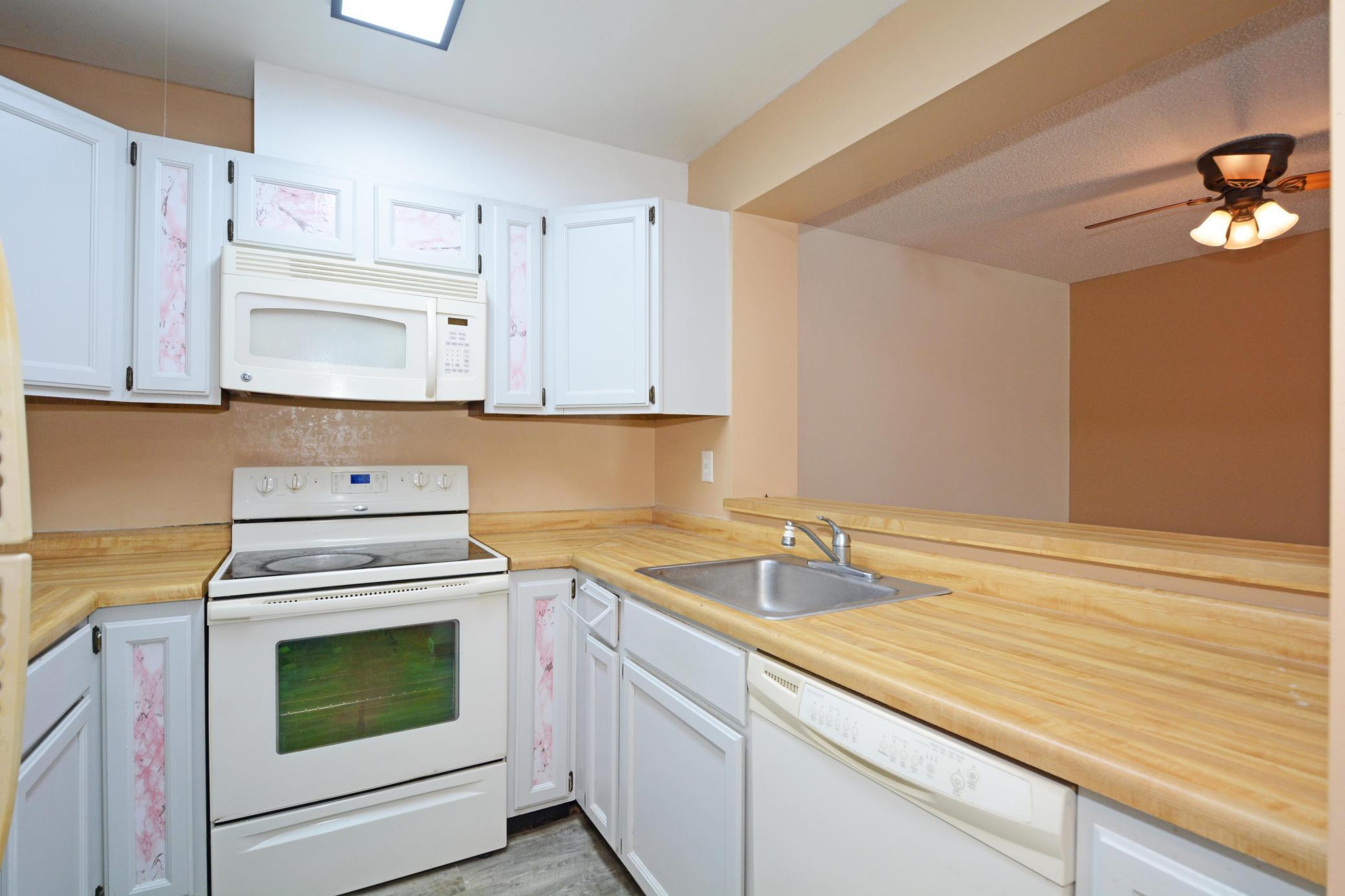 View of Residential at 2076 Pathways Drive #1, Saint Paul MN 55119, Saint Paul (4 of 22) - Mike Wilen | Minnesota Team Real Estate