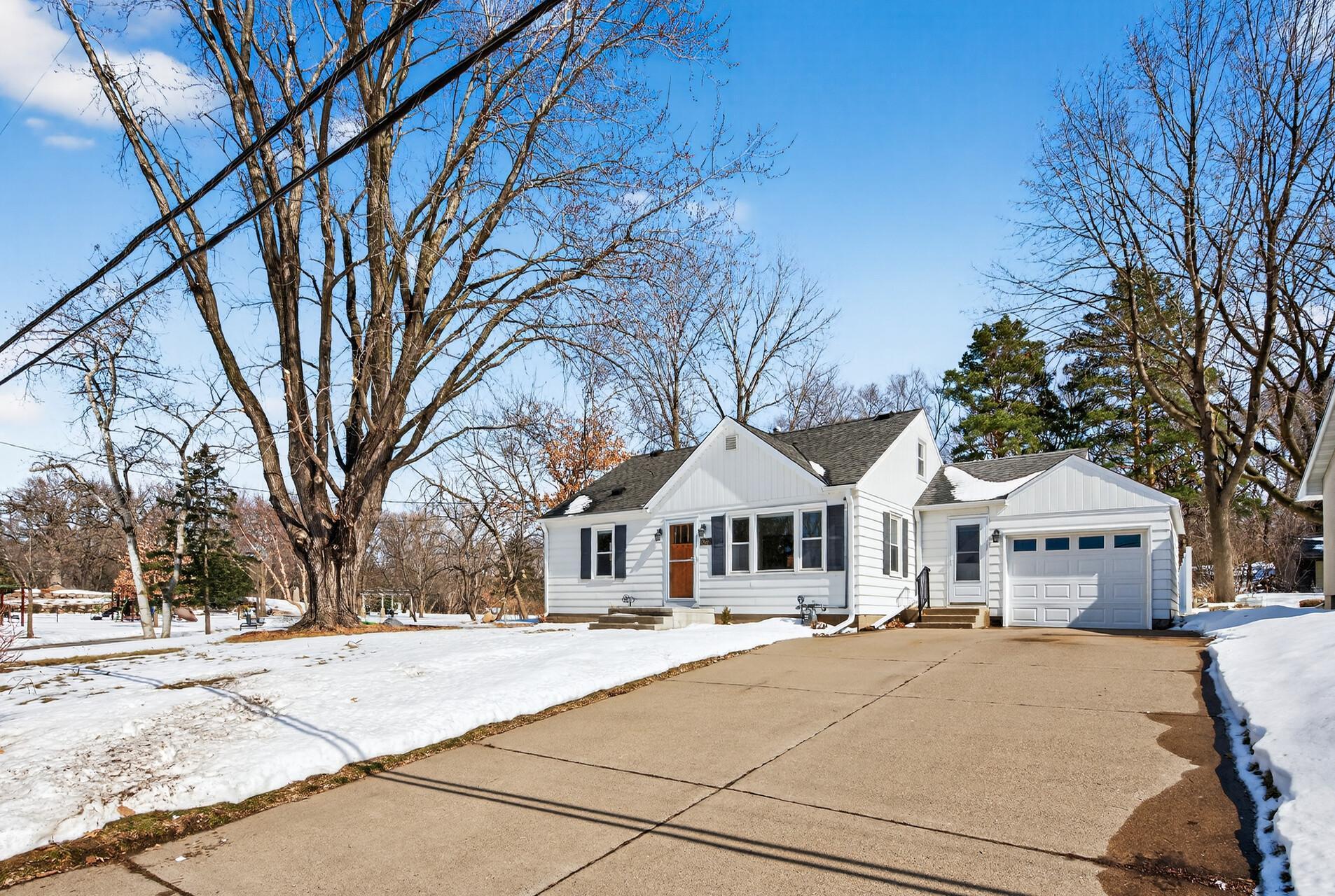 View of Residential at 1946 Chatsworth Street, Roseville MN 55113, Roseville - Mike Wilen | Minnesota Team Real Estate