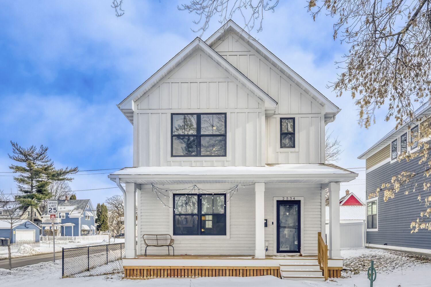 View of Residential at 2534 James Avenue, Minneapolis MN 55411, Minneapolis - Mike Wilen | Minnesota Team Real Estate