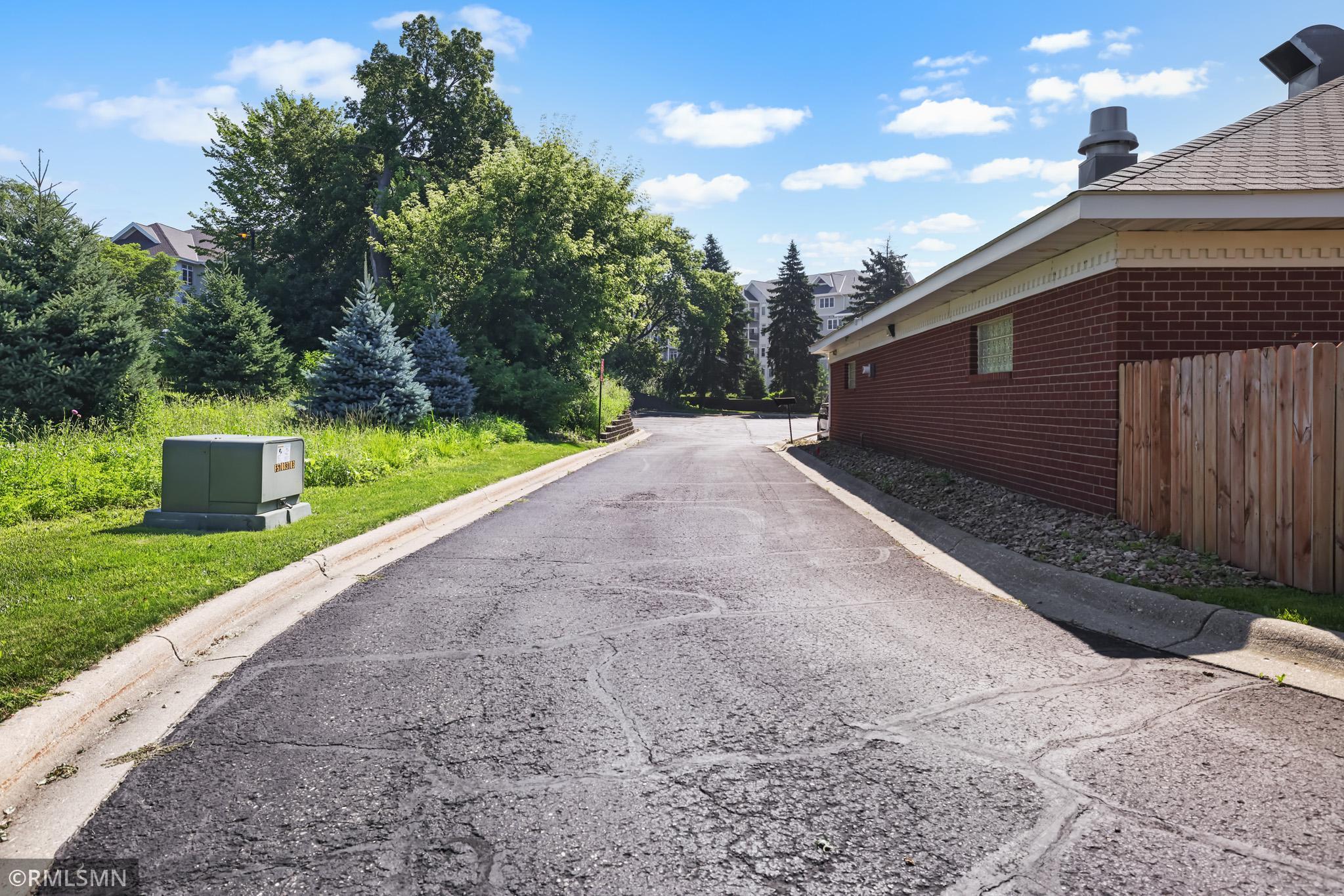 View of Commercial Sale at 16394 Glory Lane, Eden Prairie MN 55344, Eden Prairie (34 of 35) - Mike Wilen | Minnesota Team Real Estate