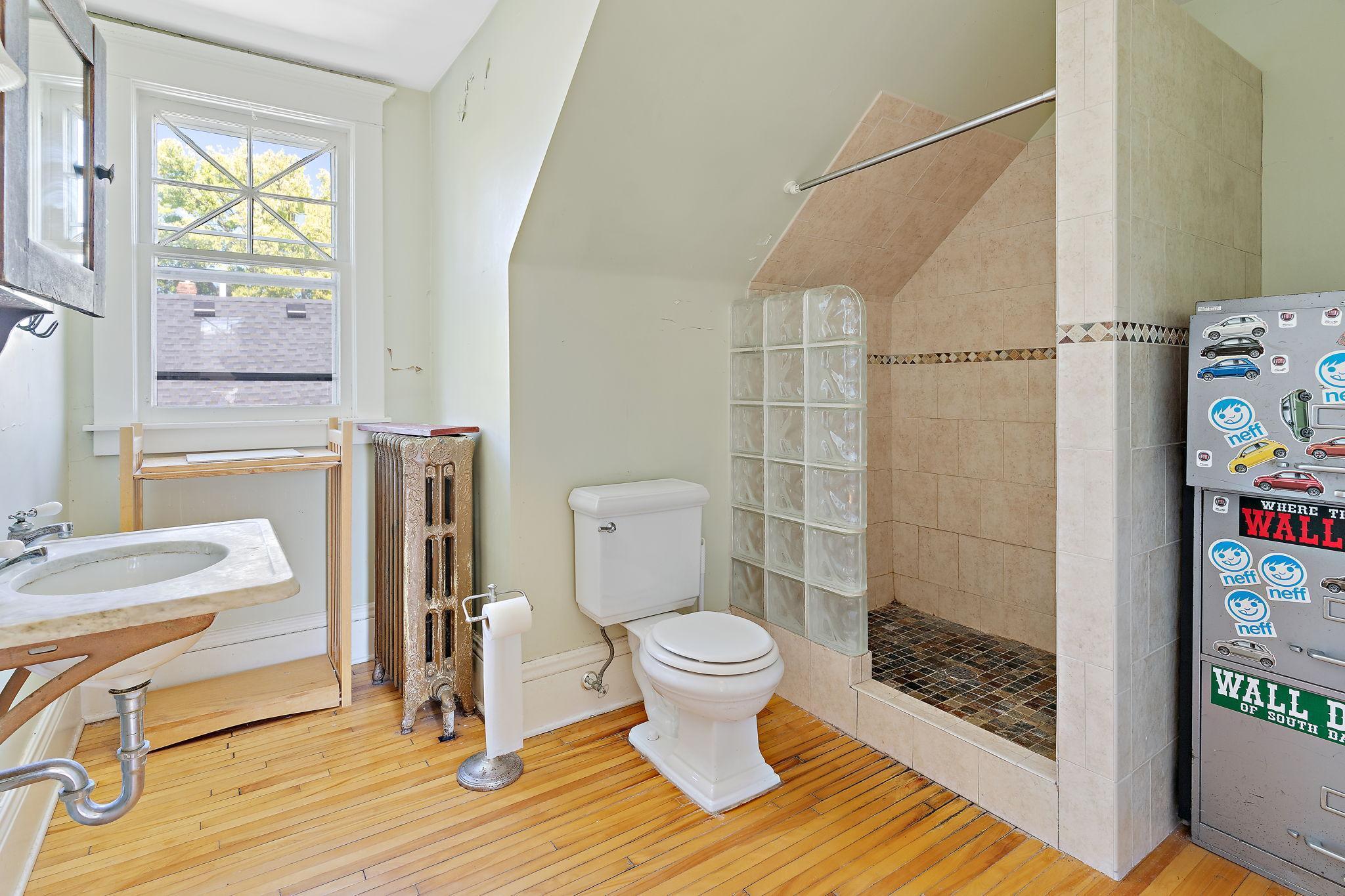 View of Residential Income at 3013 James Avenue, Minneapolis MN 55408, Minneapolis (27 of 33) - Mike Wilen | Minnesota Team Real Estate