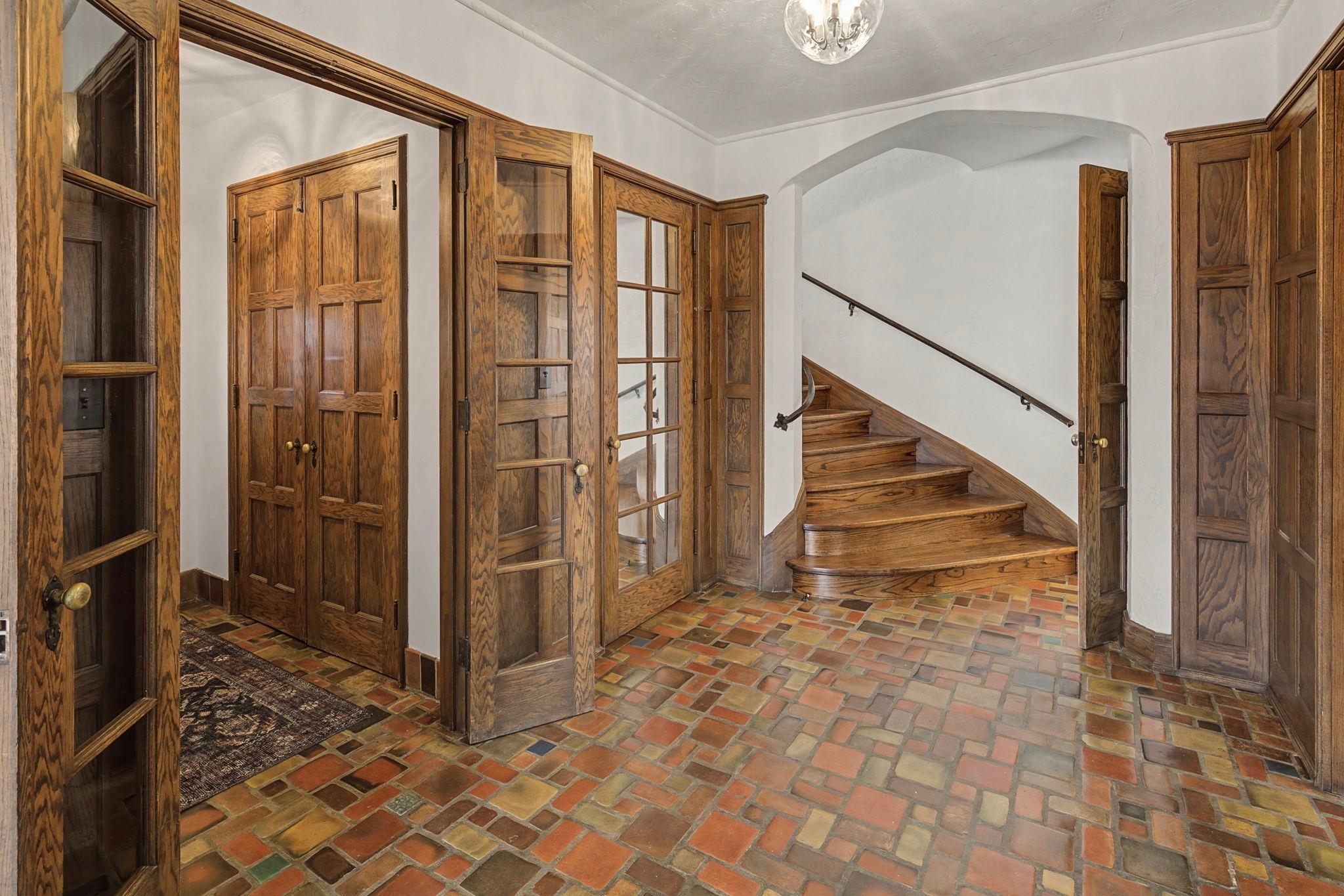 View of Residential at 2635 Newton Avenue, Minneapolis MN 55405, Minneapolis (17 of 51) - Mike Wilen | Minnesota Team Real Estate