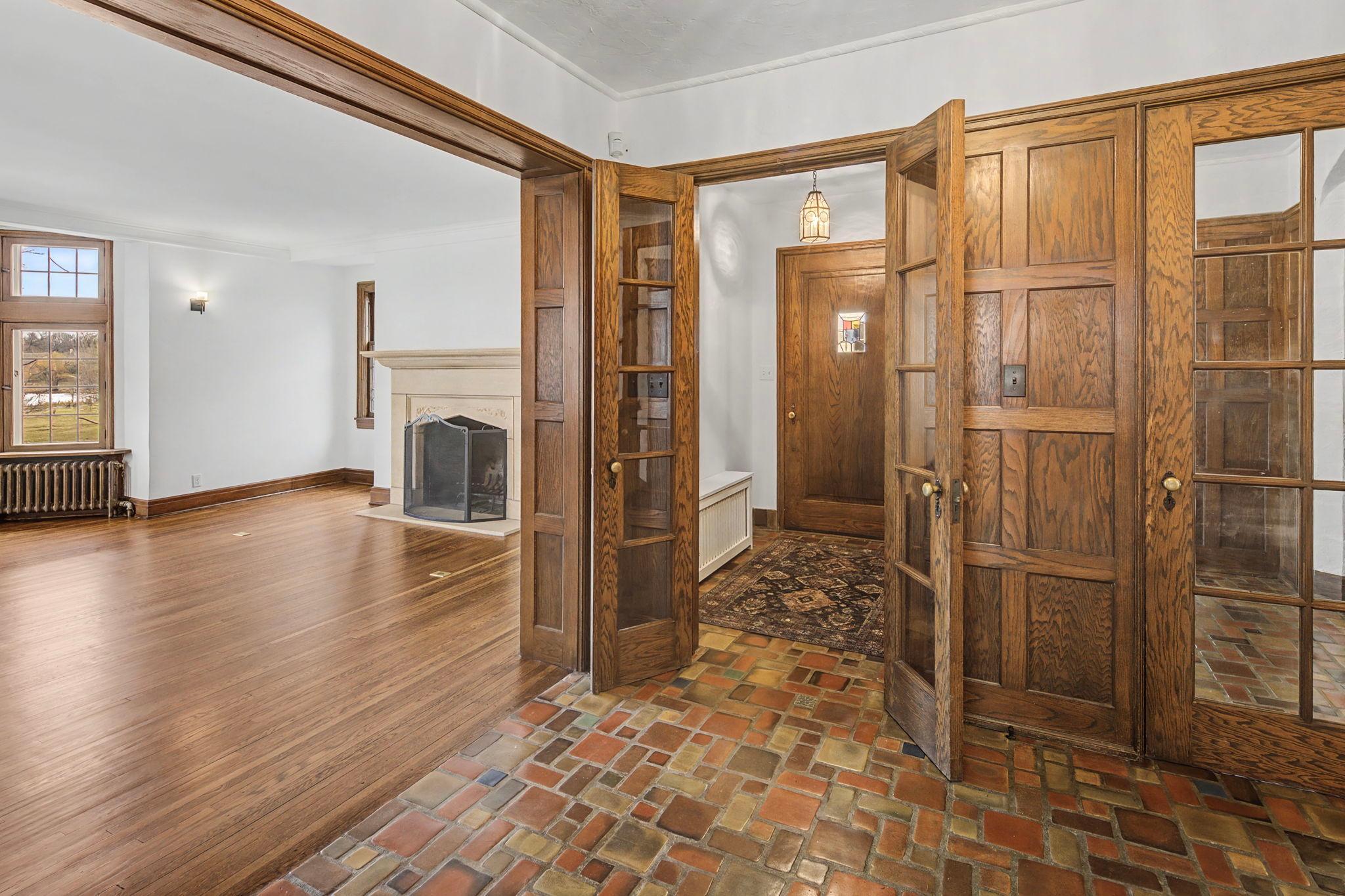 View of Residential at 2635 Newton Avenue, Minneapolis MN 55405, Minneapolis (16 of 51) - Mike Wilen | Minnesota Team Real Estate