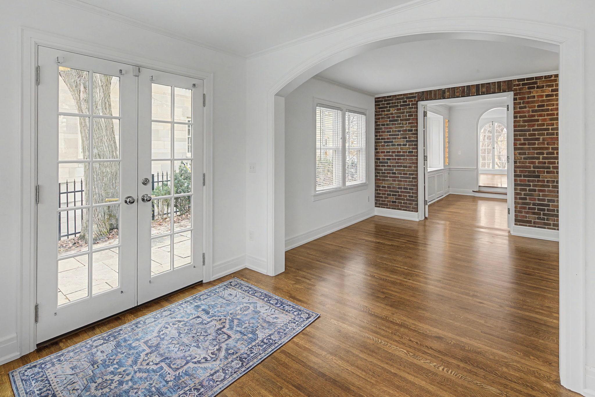 View of Residential at 2635 Newton Avenue, Minneapolis MN 55405, Minneapolis (7 of 51) - Mike Wilen | Minnesota Team Real Estate
