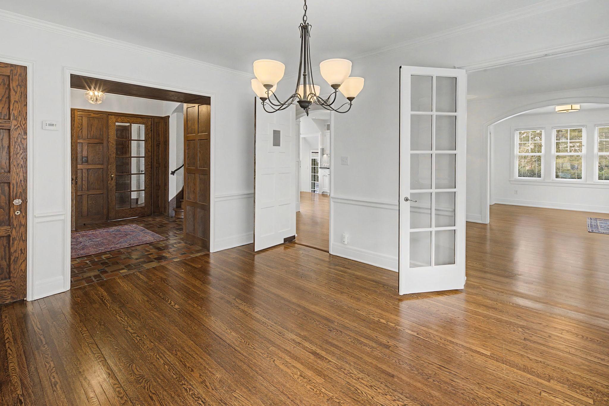 View of Residential at 2635 Newton Avenue, Minneapolis MN 55405, Minneapolis (9 of 51) - Mike Wilen | Minnesota Team Real Estate