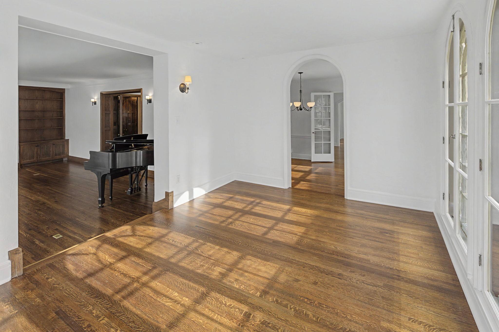 View of Residential at 2635 Newton Avenue, Minneapolis MN 55405, Minneapolis (11 of 51) - Mike Wilen | Minnesota Team Real Estate