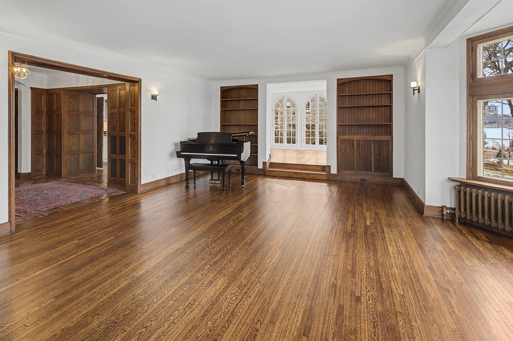 View of Residential at 2635 Newton Avenue, Minneapolis MN 55405, Minneapolis (14 of 51) - Mike Wilen | Minnesota Team Real Estate